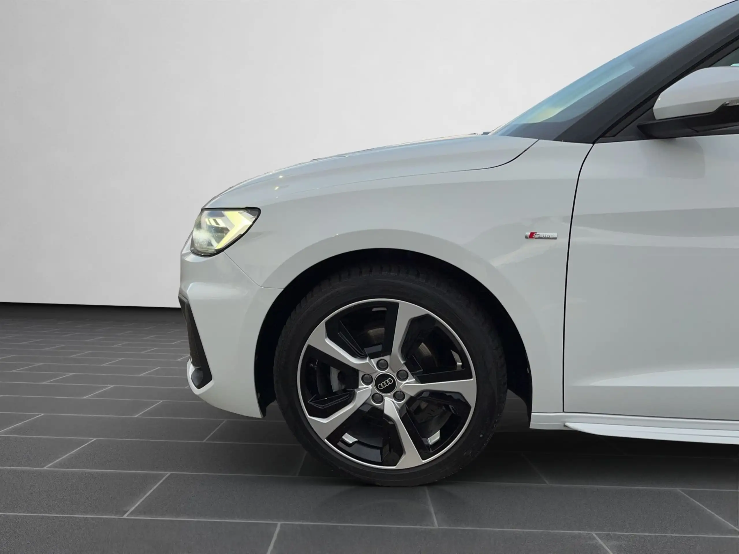 Audi - A1