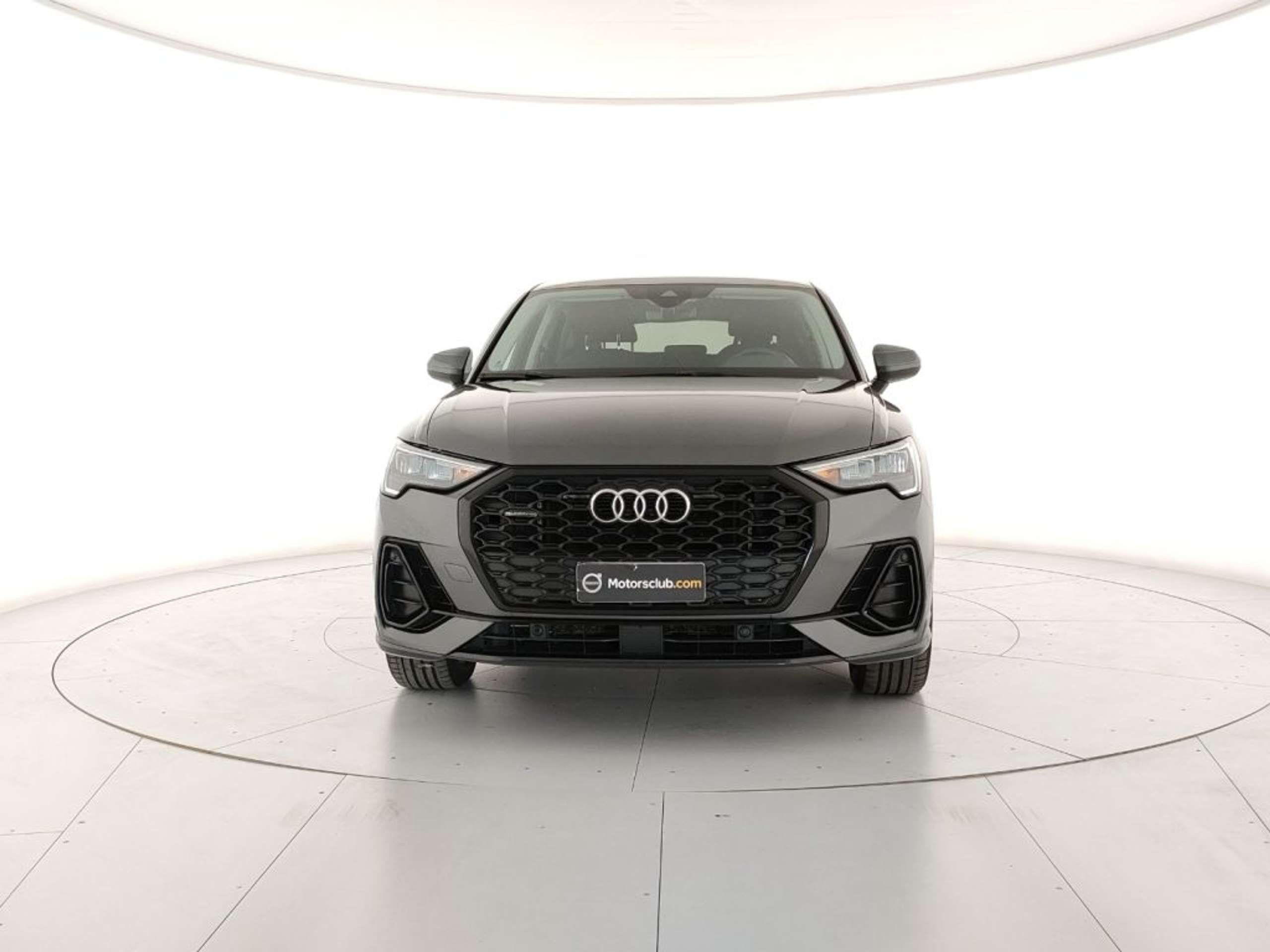 Audi - Q3