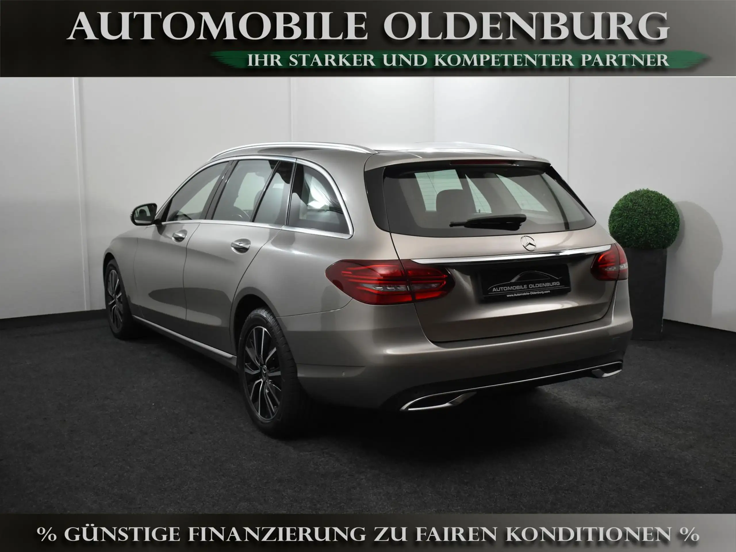 Mercedes-Benz - C 220