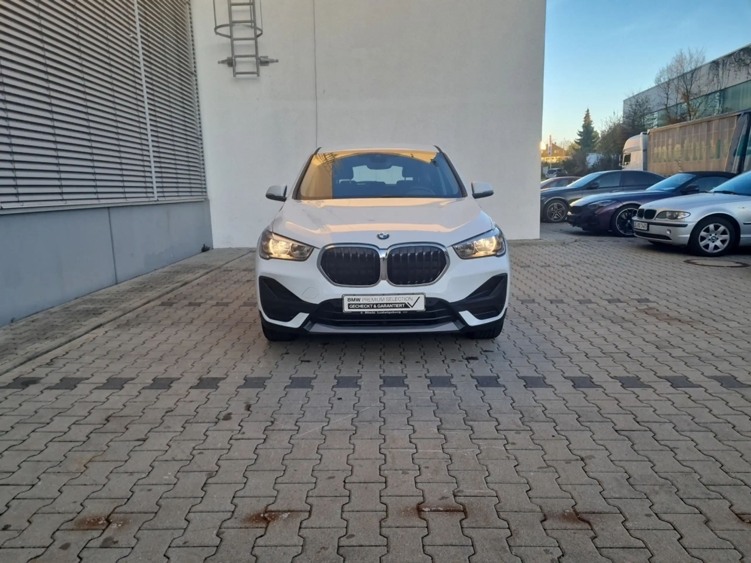 BMW - X1