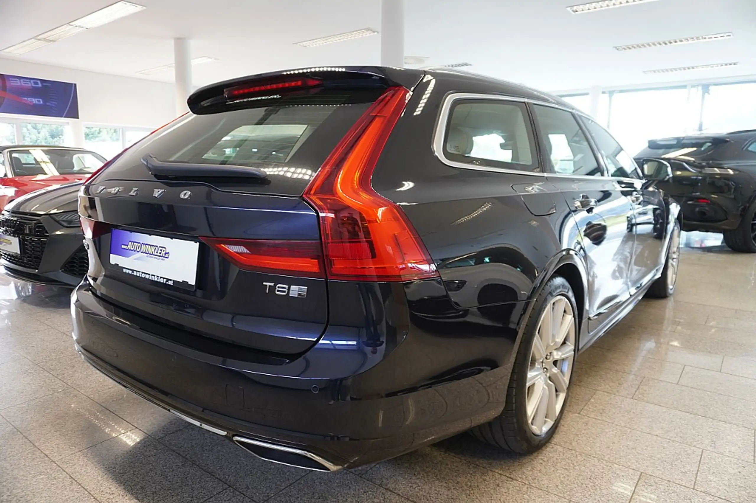 Volvo - V90