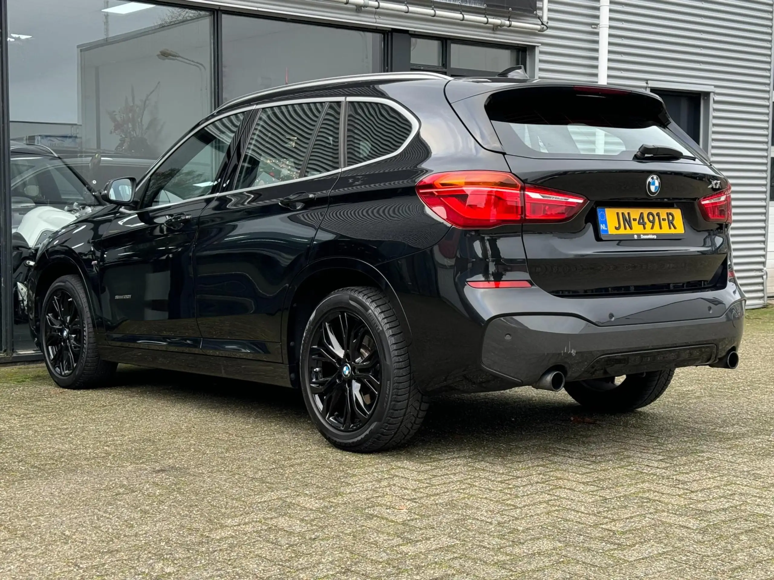 BMW - X1