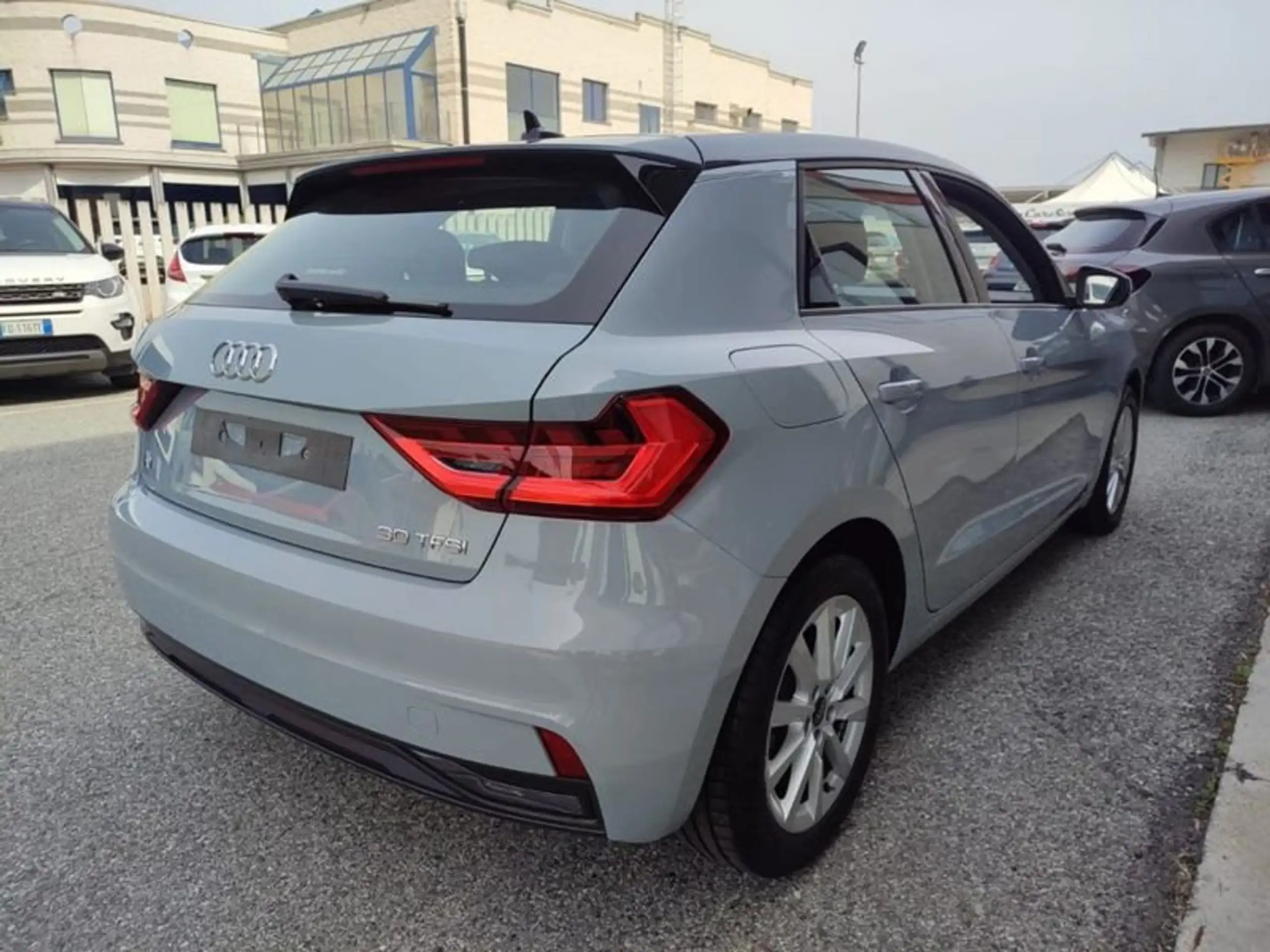 Audi - A1