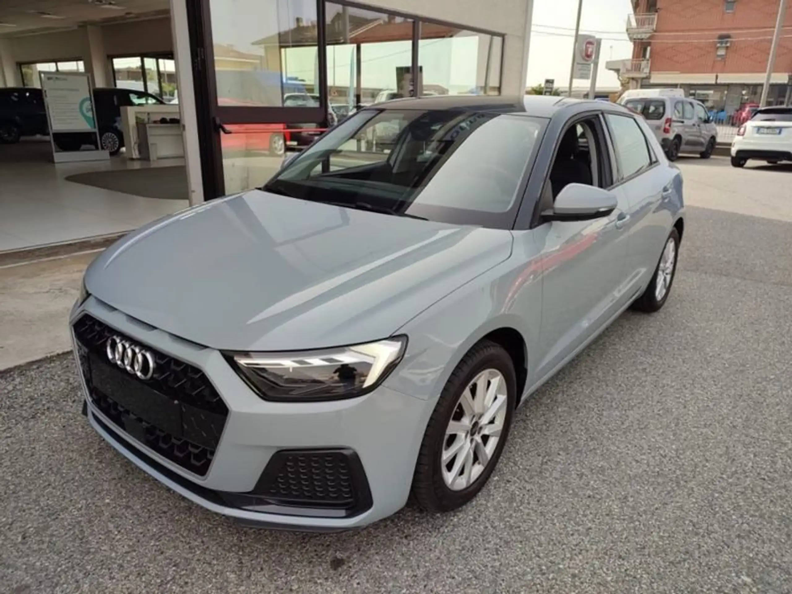 Audi - A1