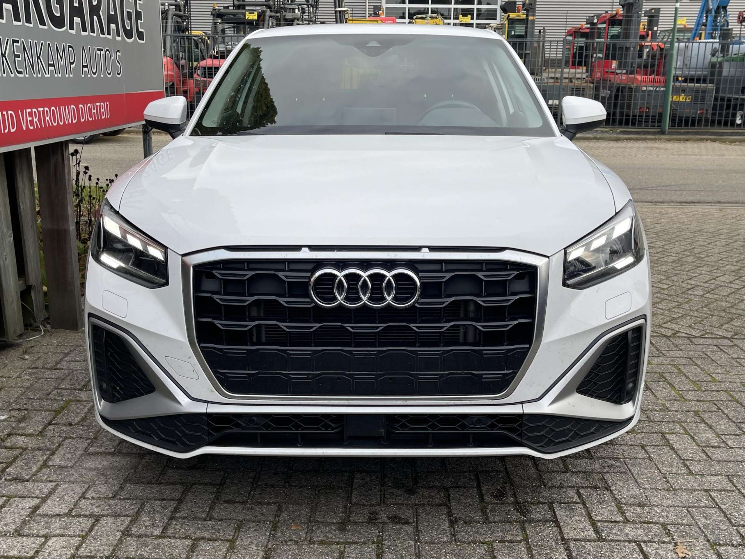 Audi - Q2