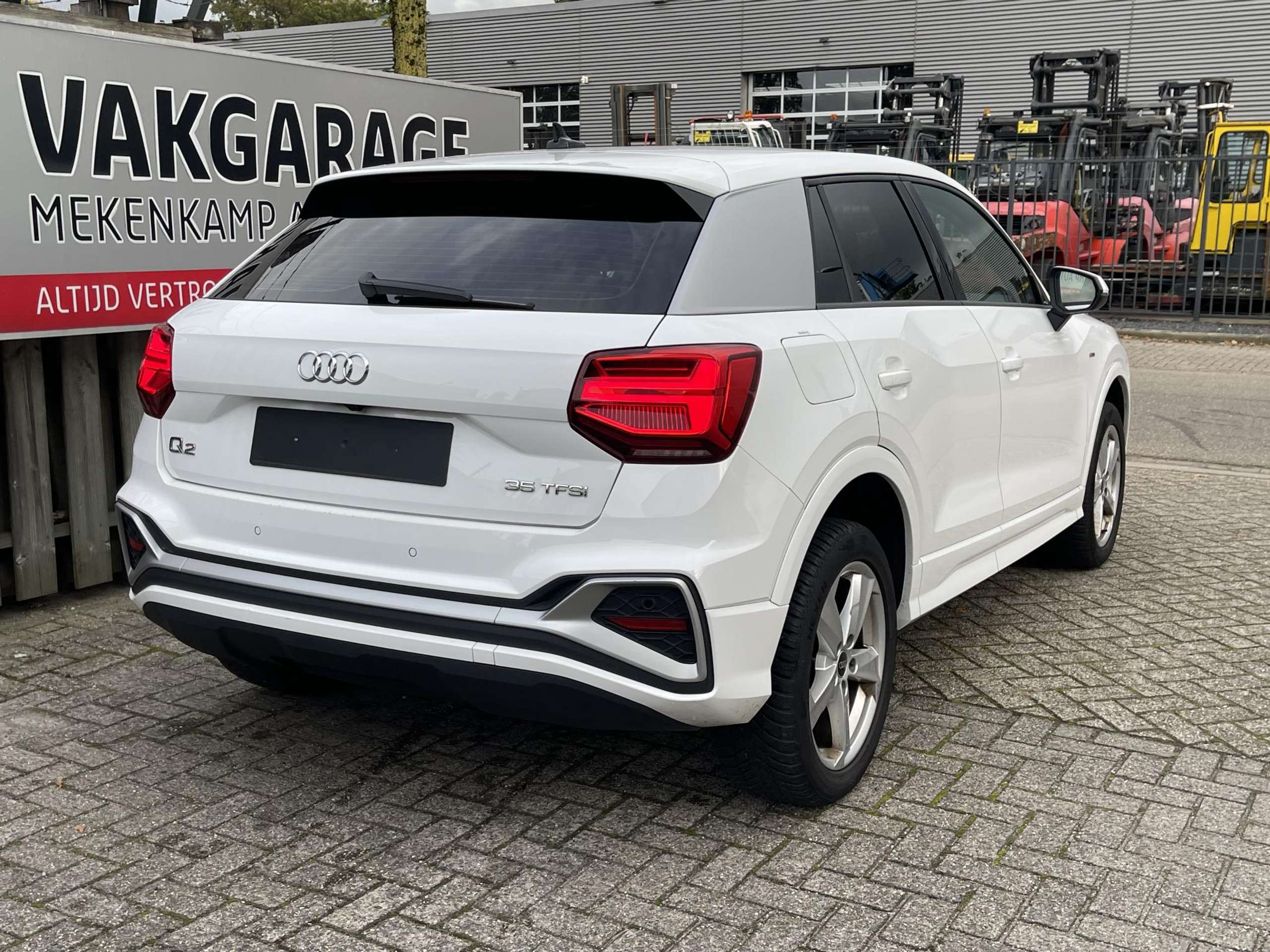 Audi - Q2