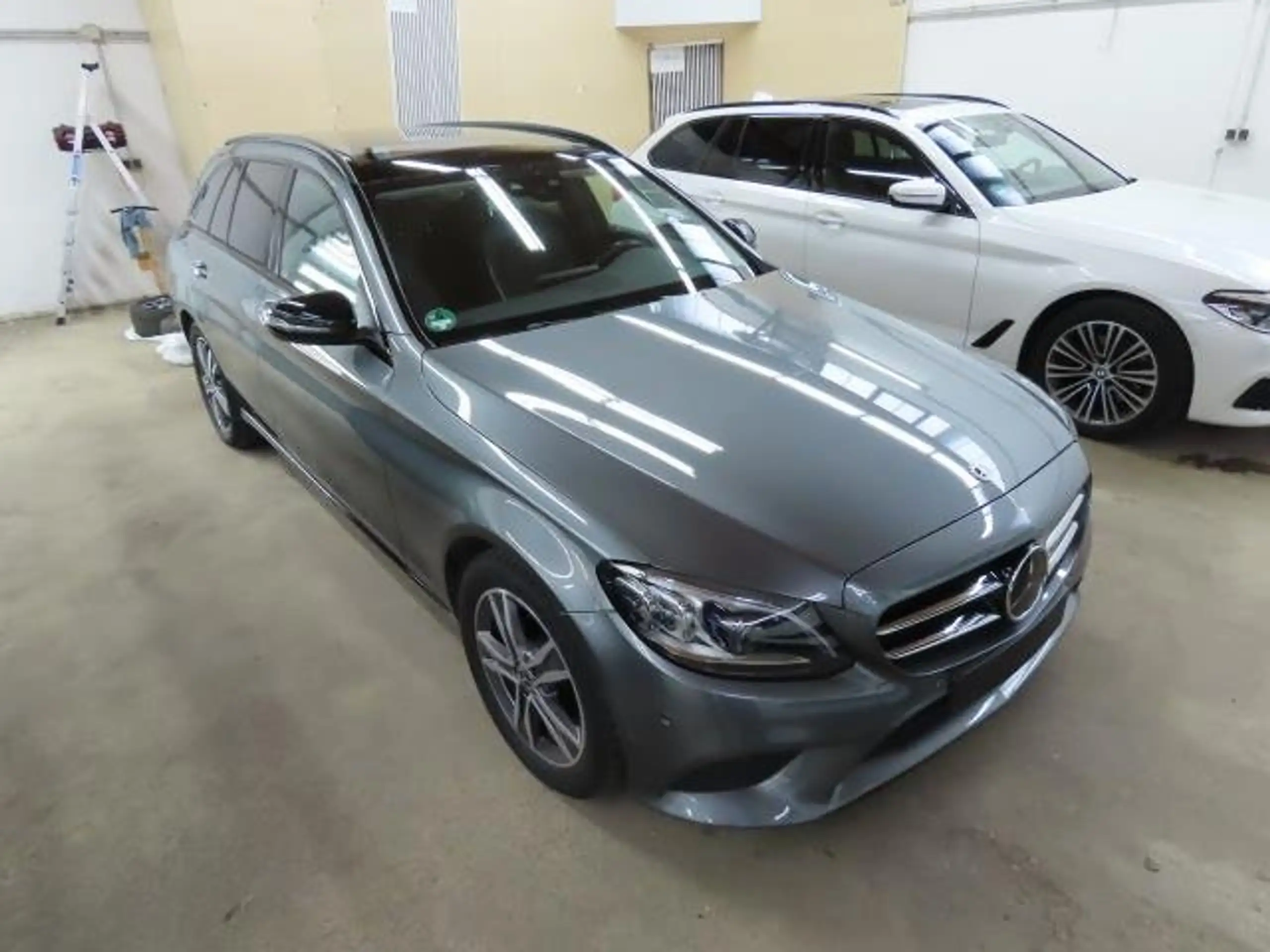 Mercedes-Benz - C 220