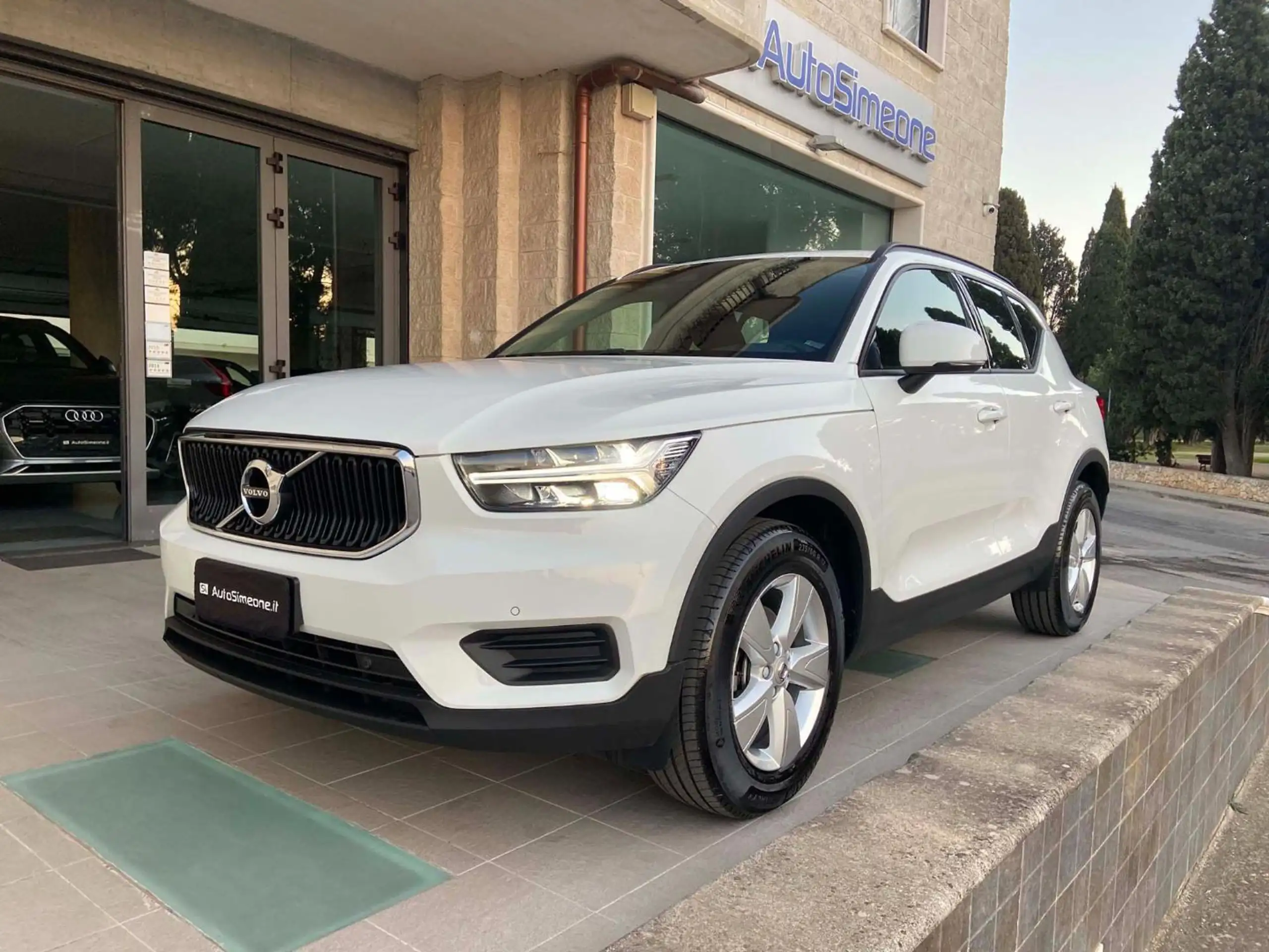 Volvo - XC40