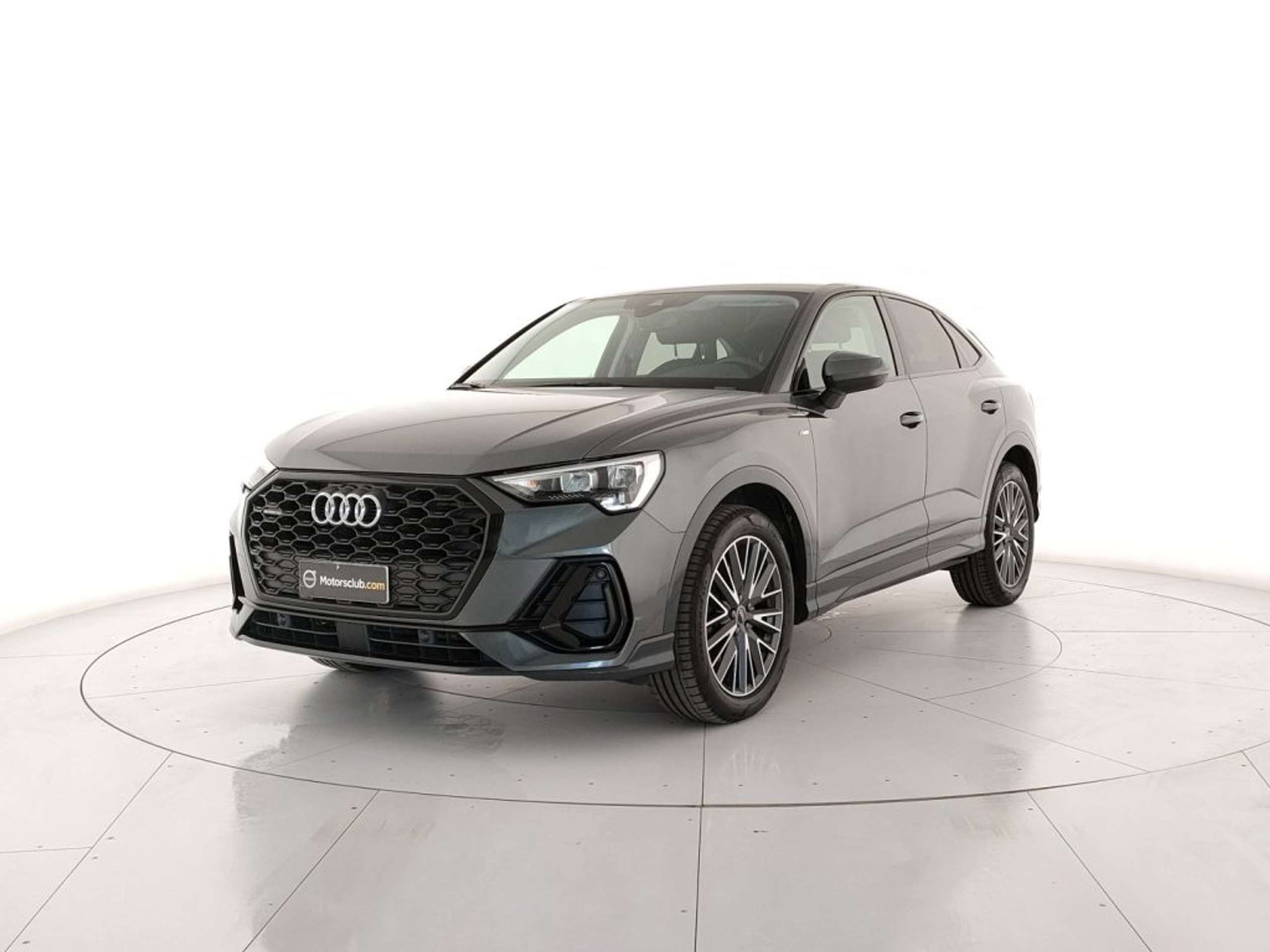 Audi - Q3