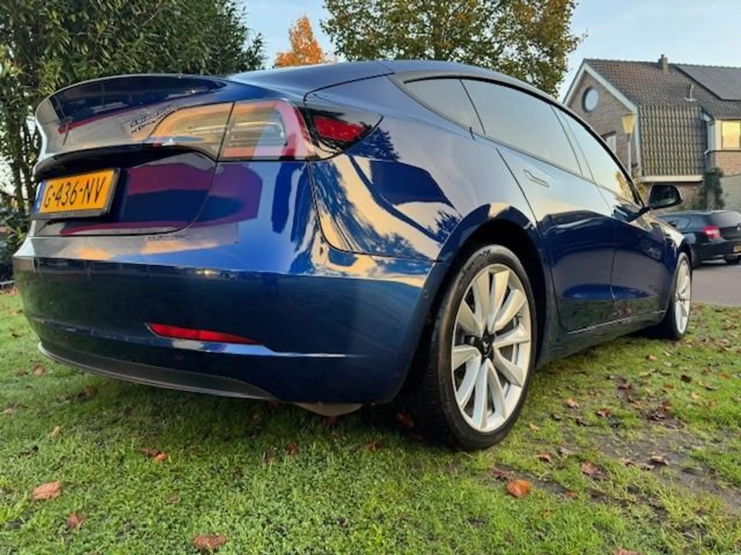 Tesla - Model 3