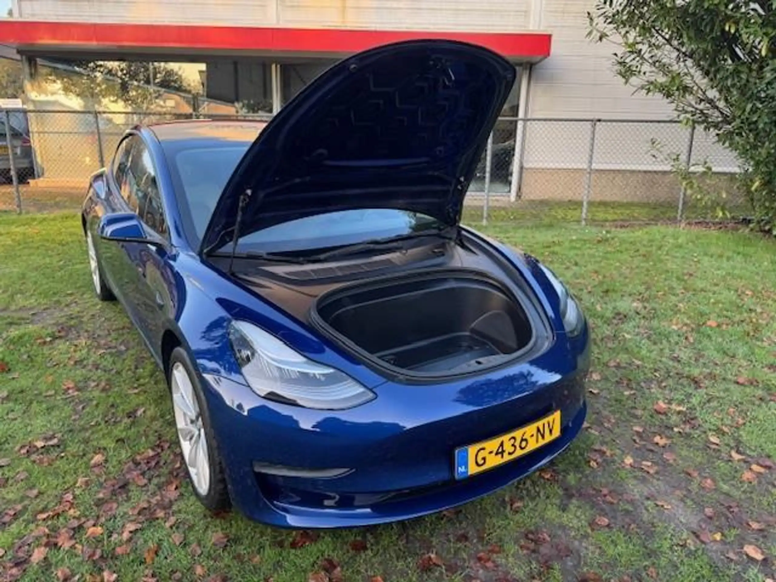 Tesla - Model 3