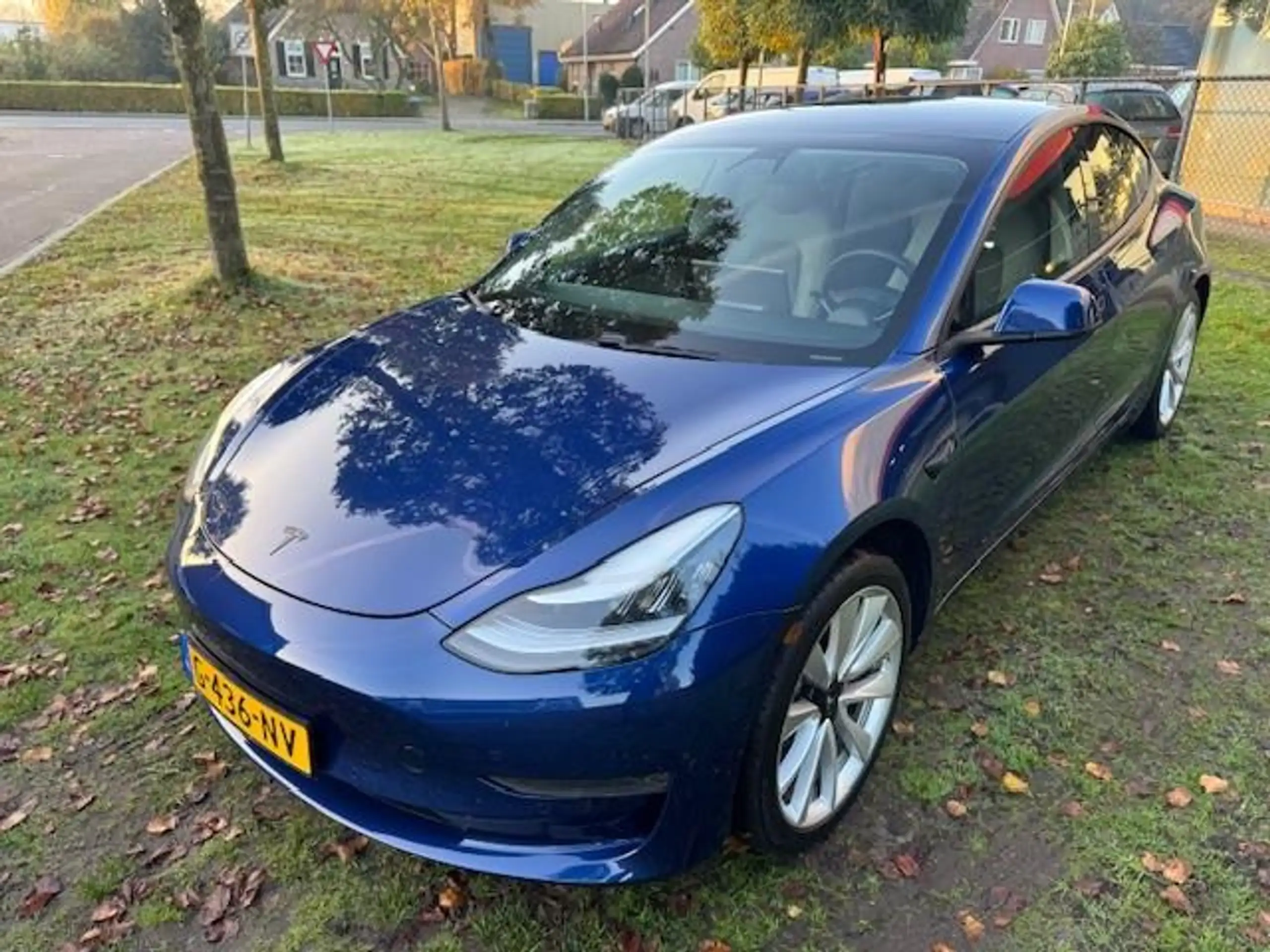 Tesla - Model 3