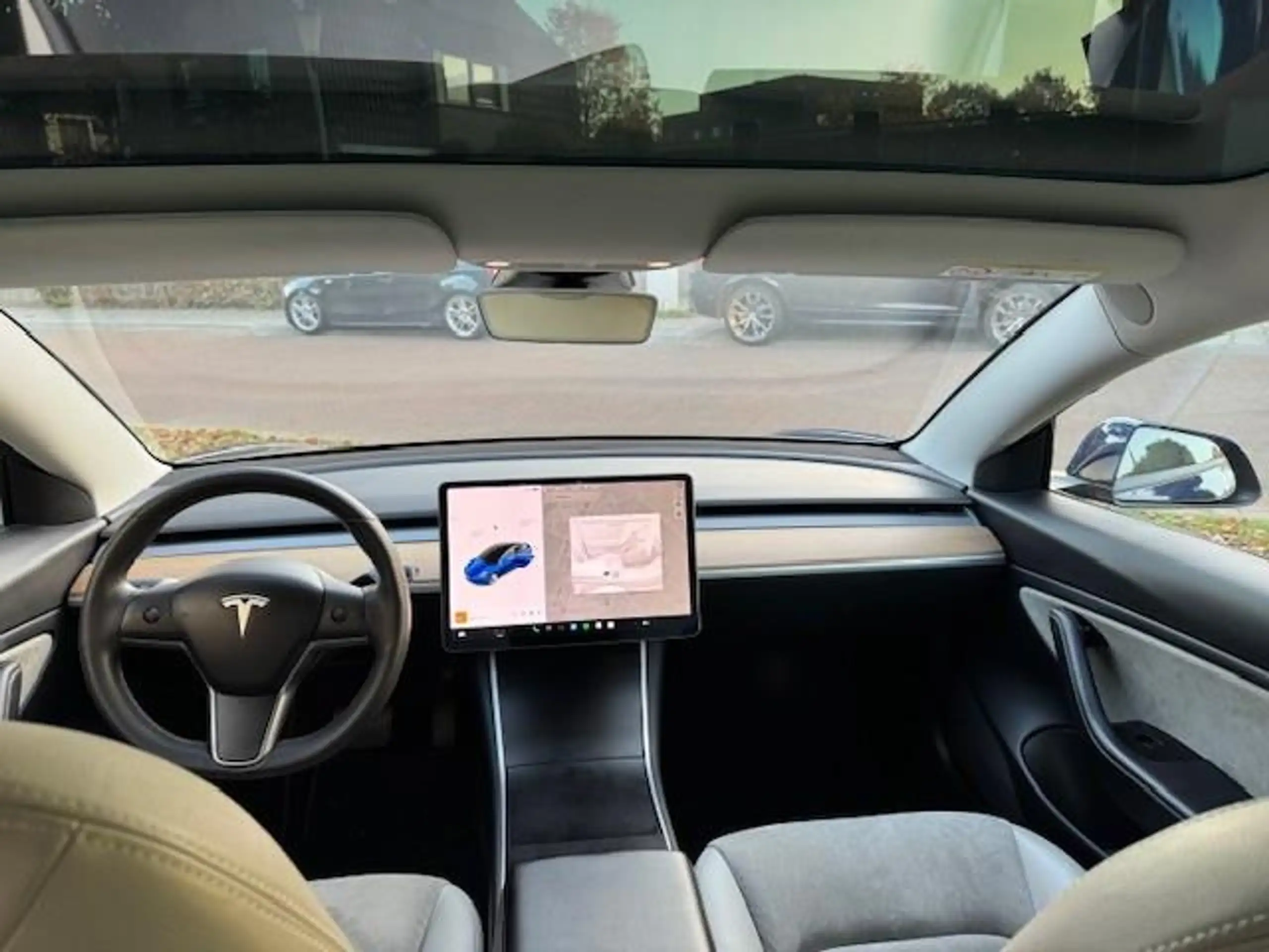 Tesla - Model 3