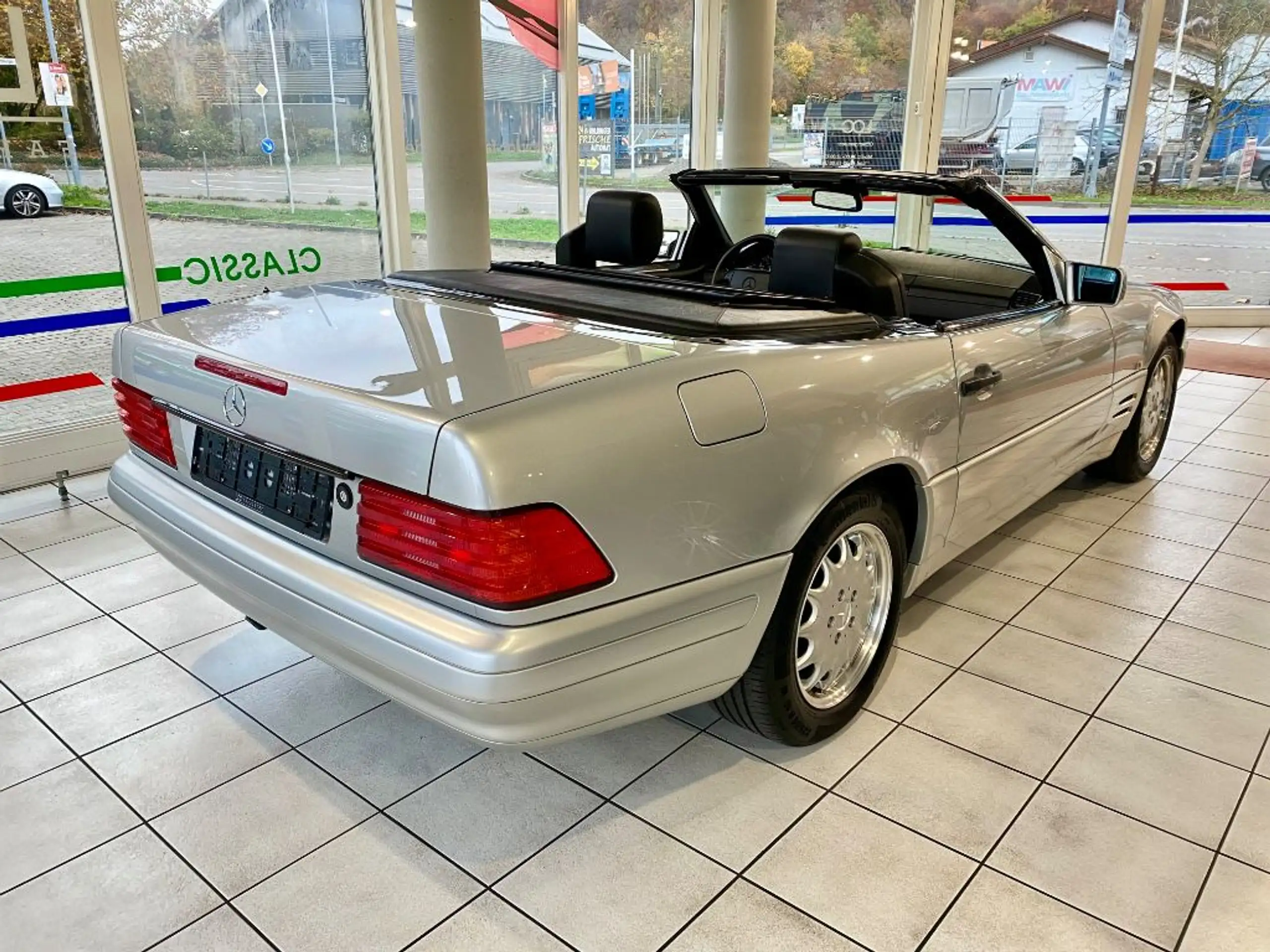 Mercedes-Benz - SL 320