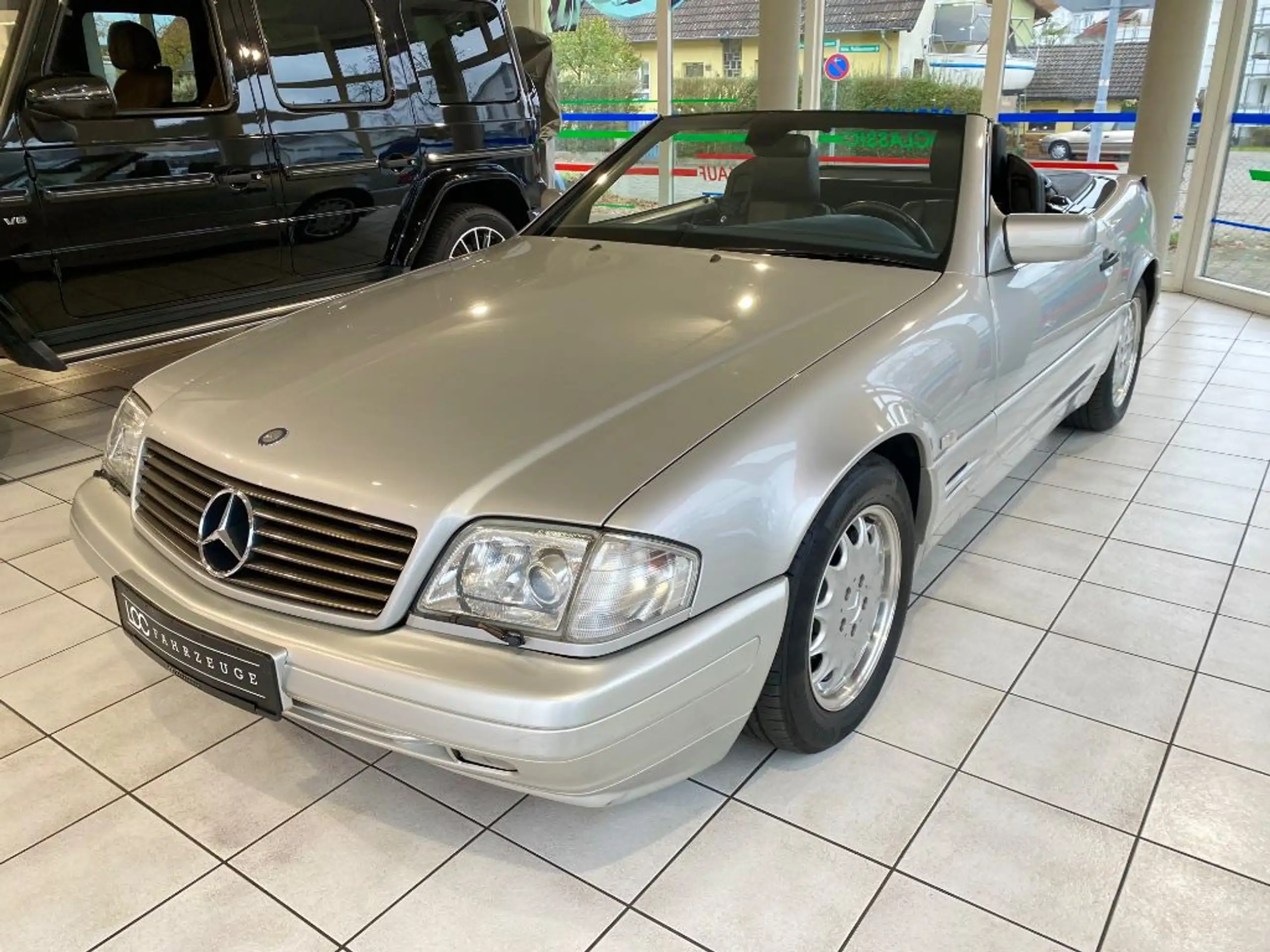 Mercedes-Benz - SL 320