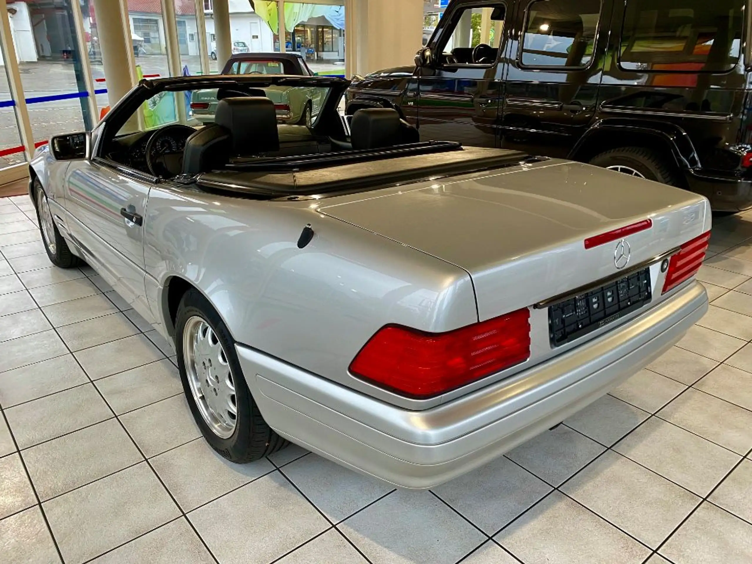 Mercedes-Benz - SL 320