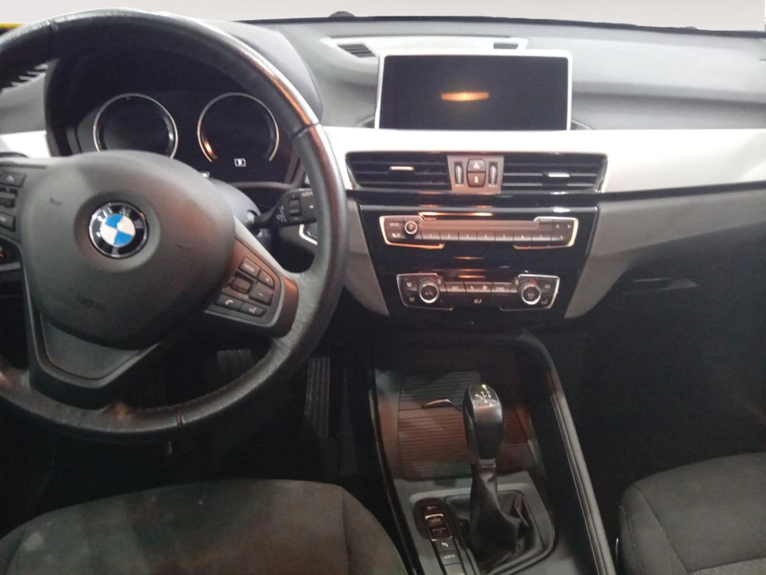 BMW - X1