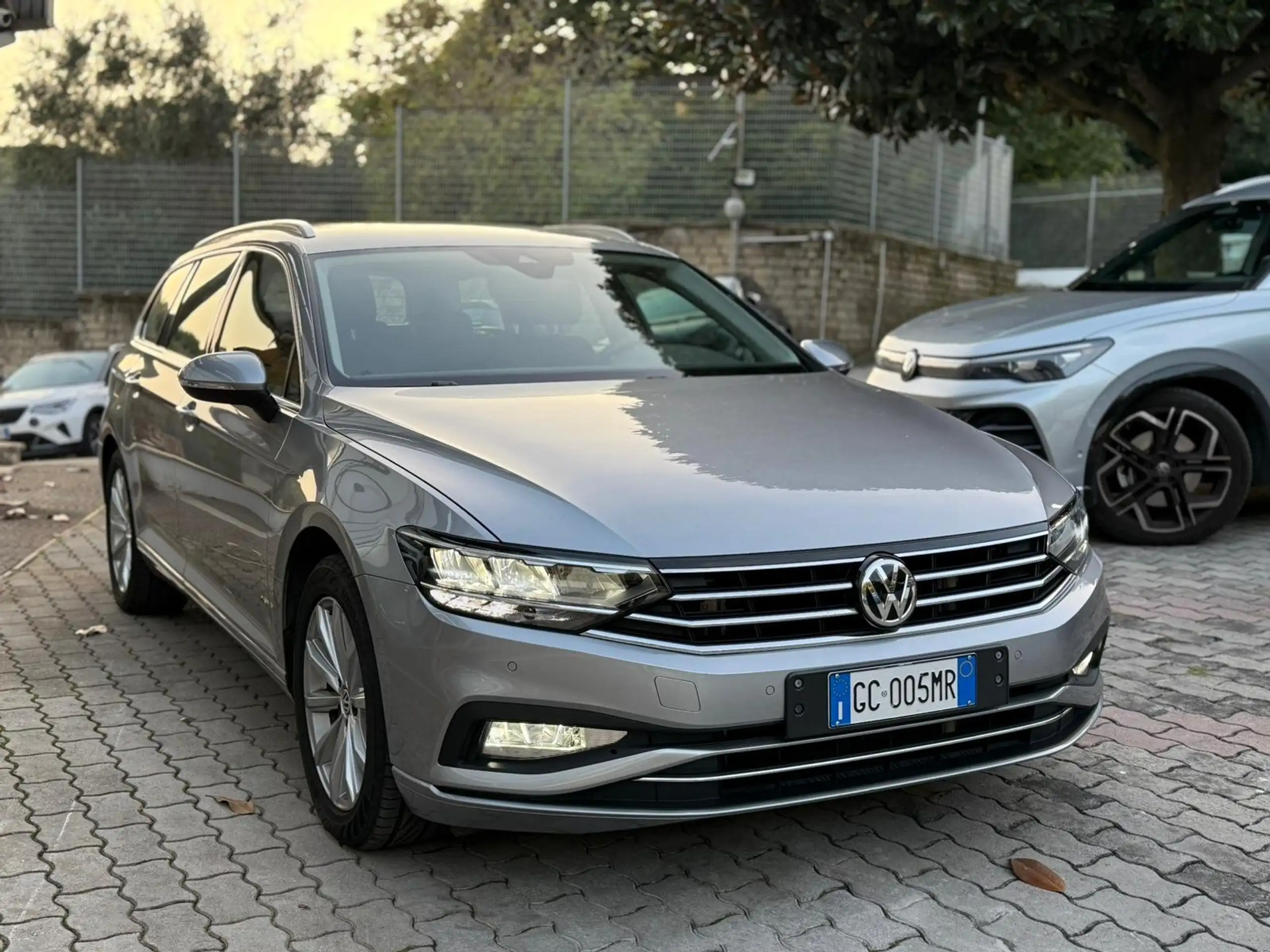 Volkswagen - Passat Variant