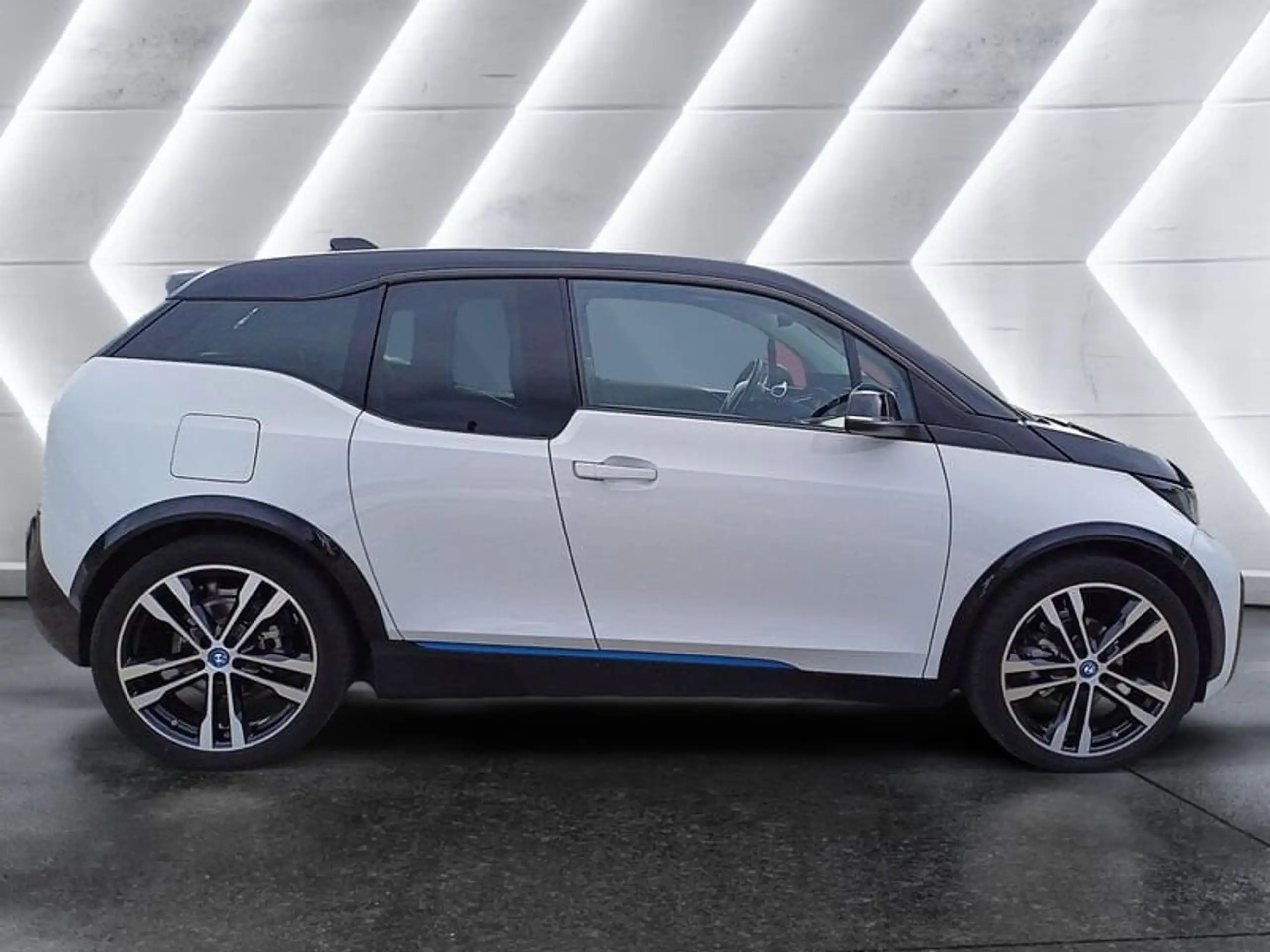 BMW - i3