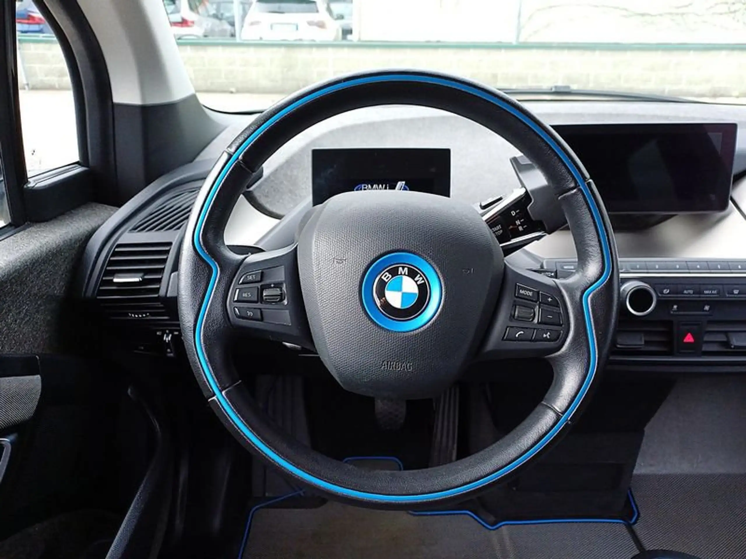 BMW - i3