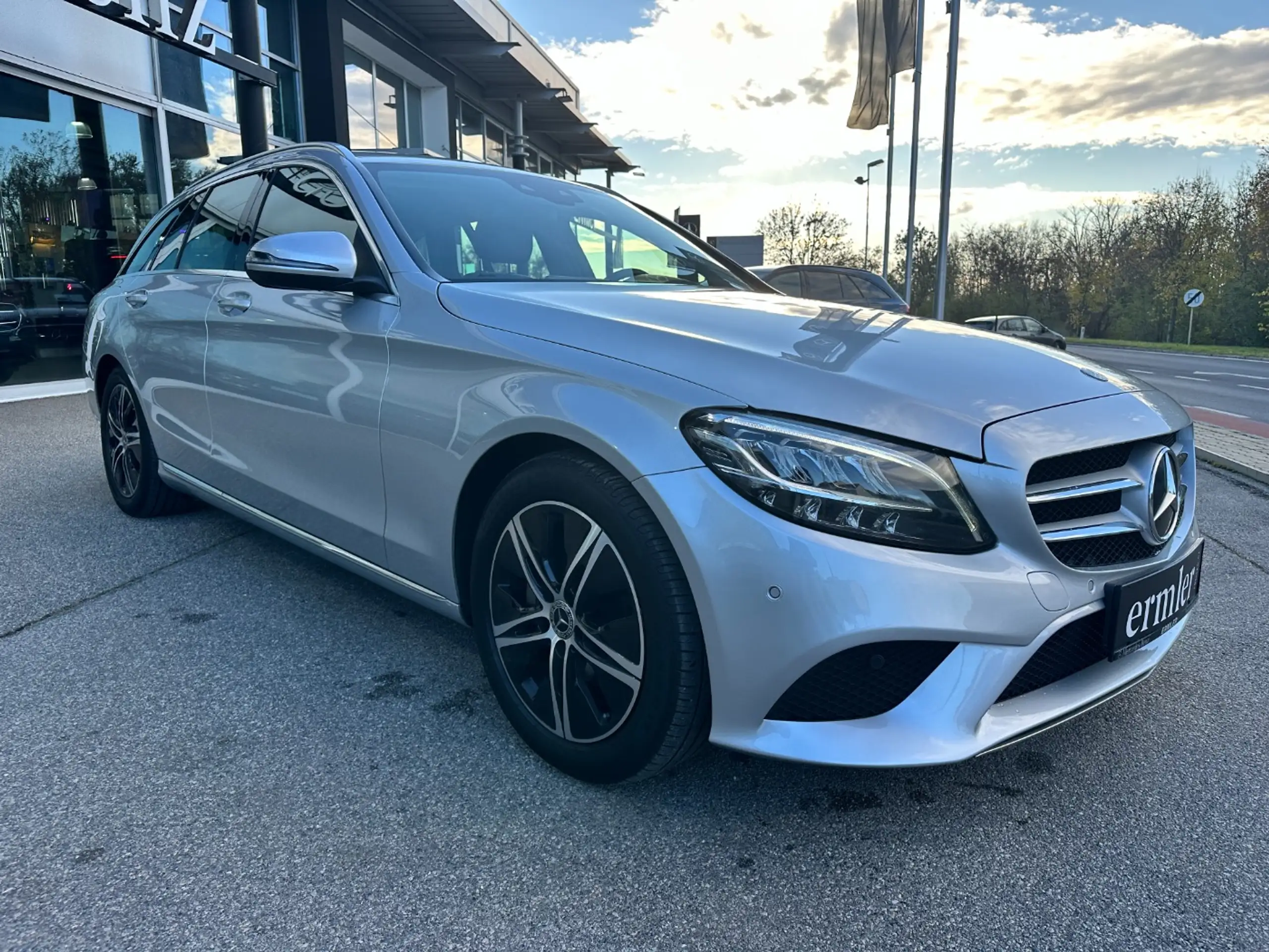 Mercedes-Benz - C 220