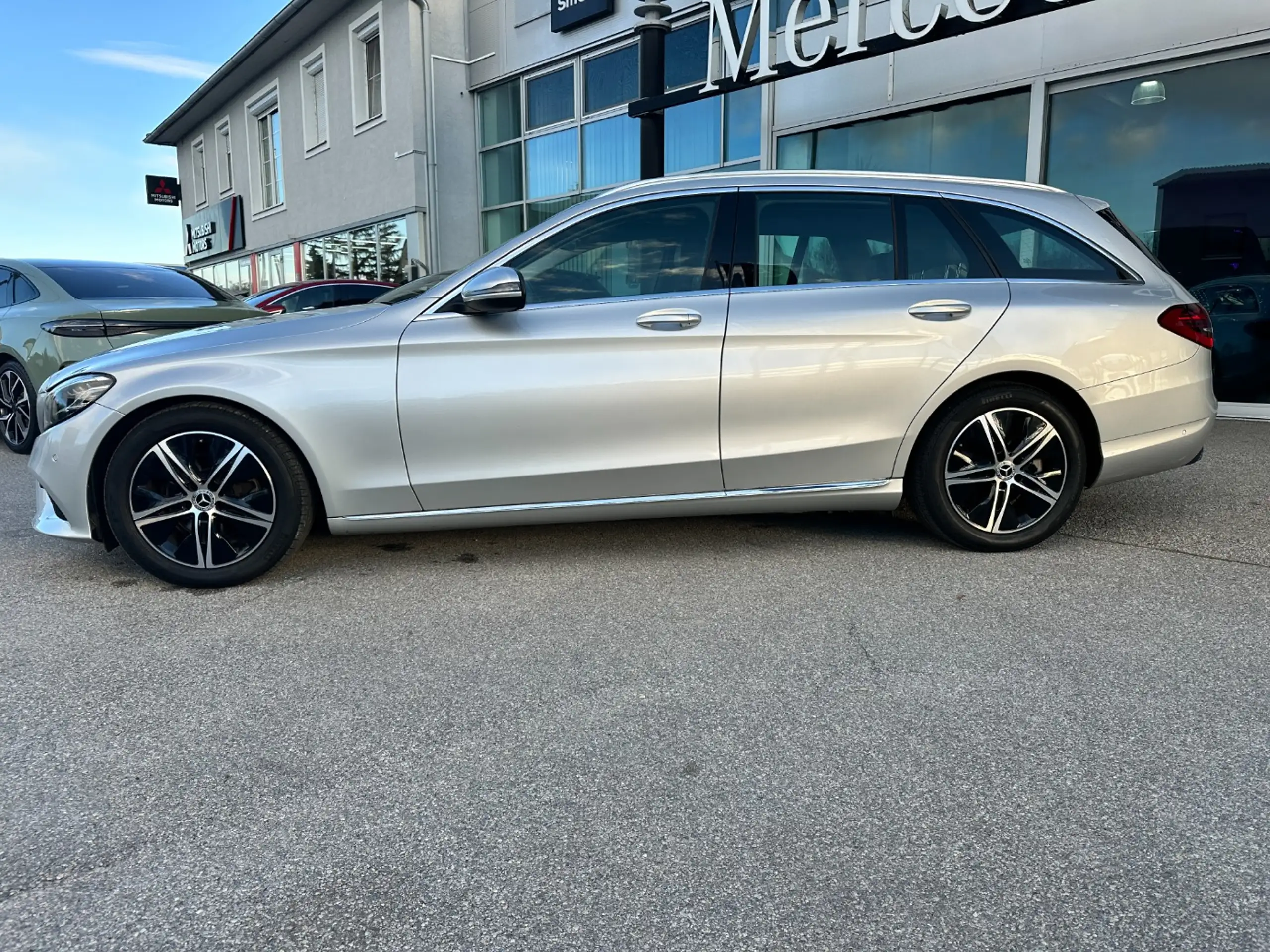 Mercedes-Benz - C 220