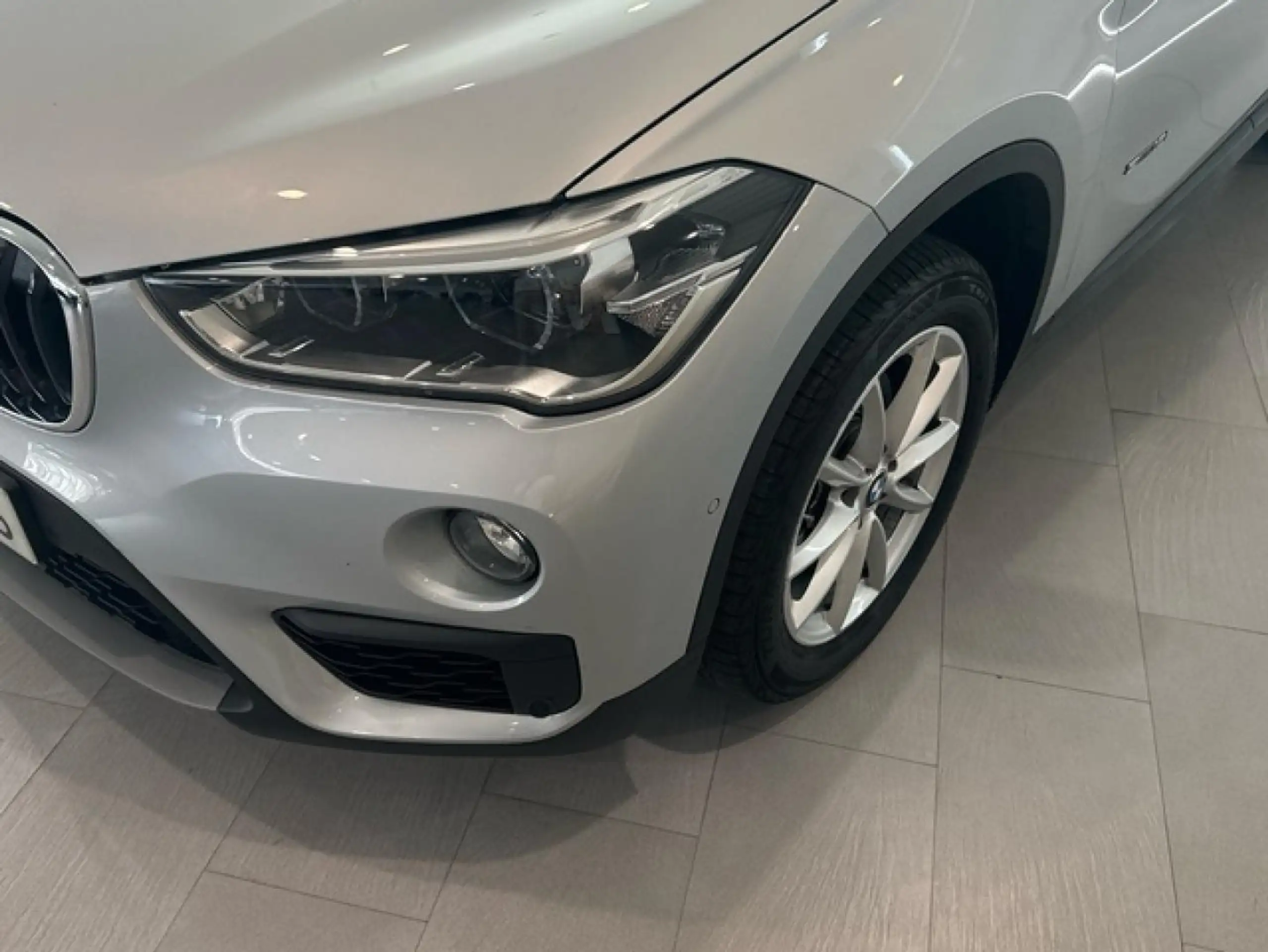 BMW - X1