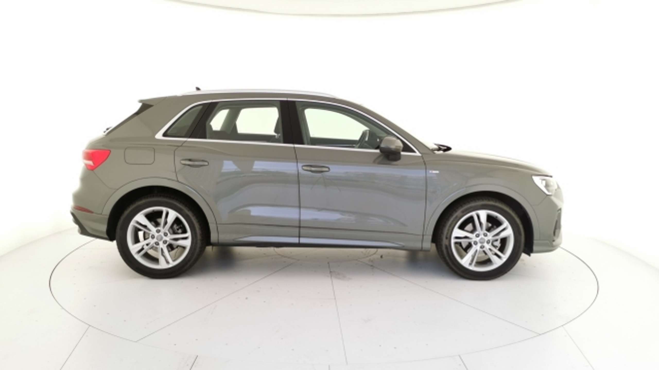 Audi - Q3