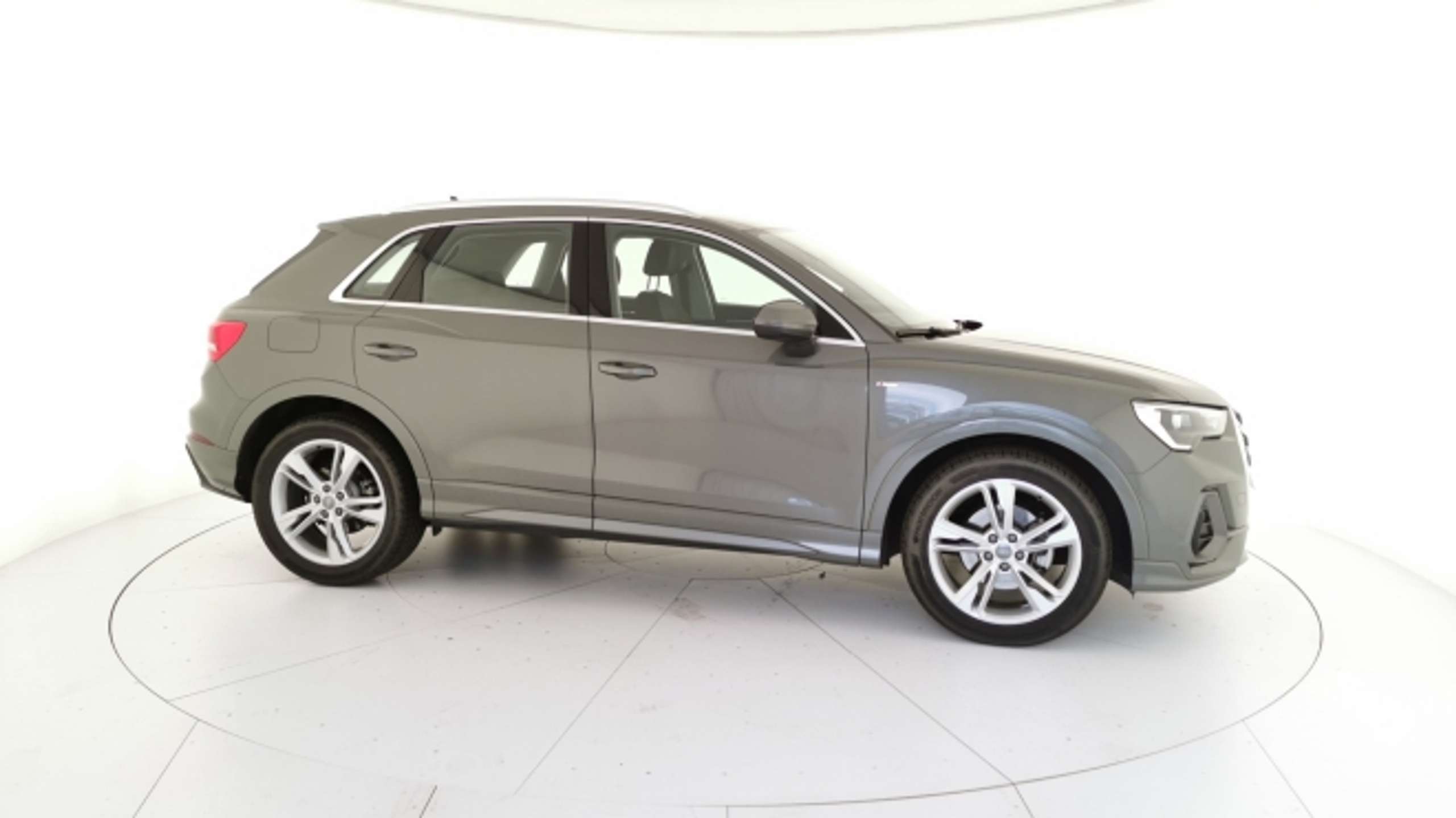 Audi - Q3