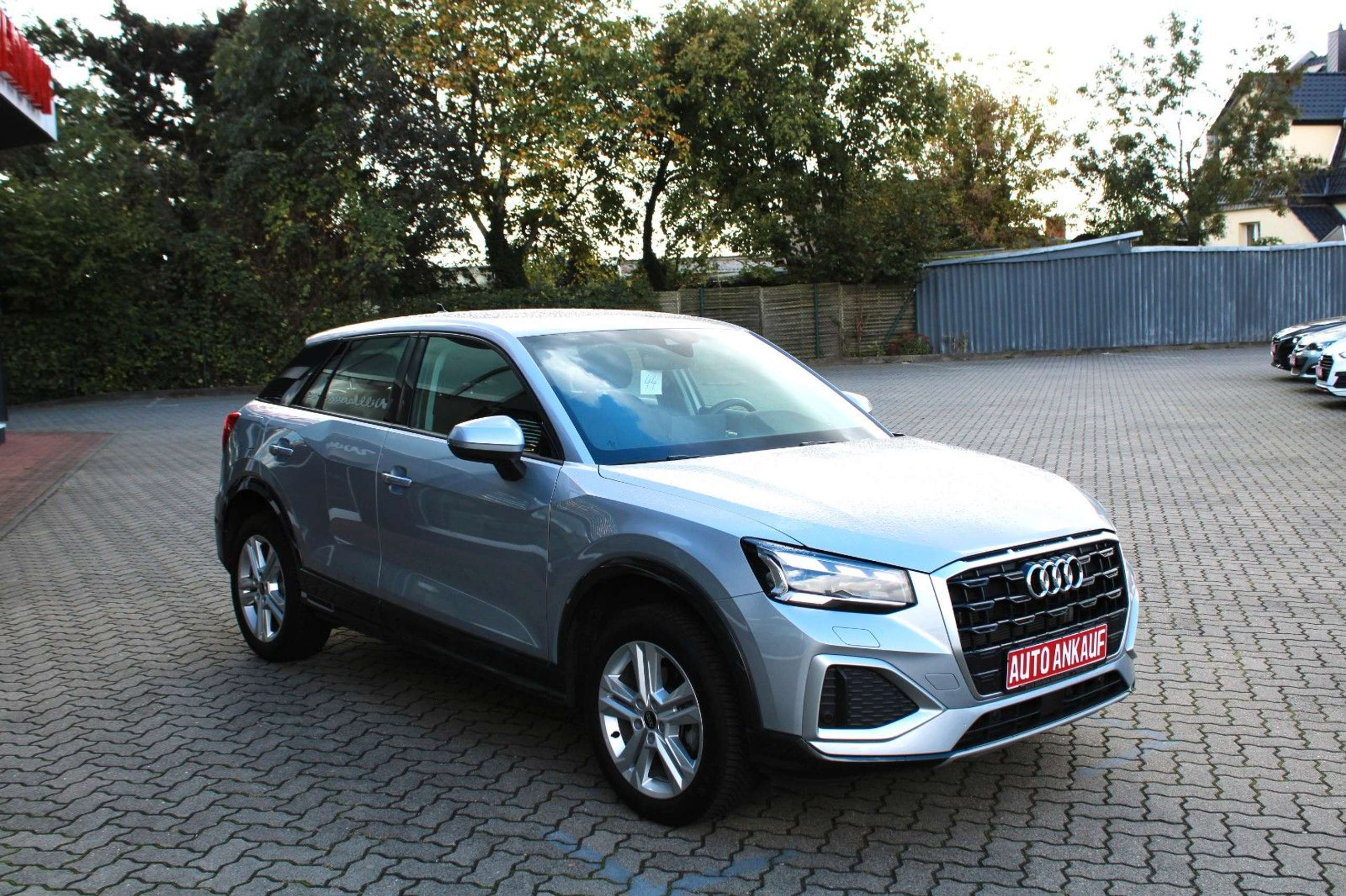 Audi - Q2