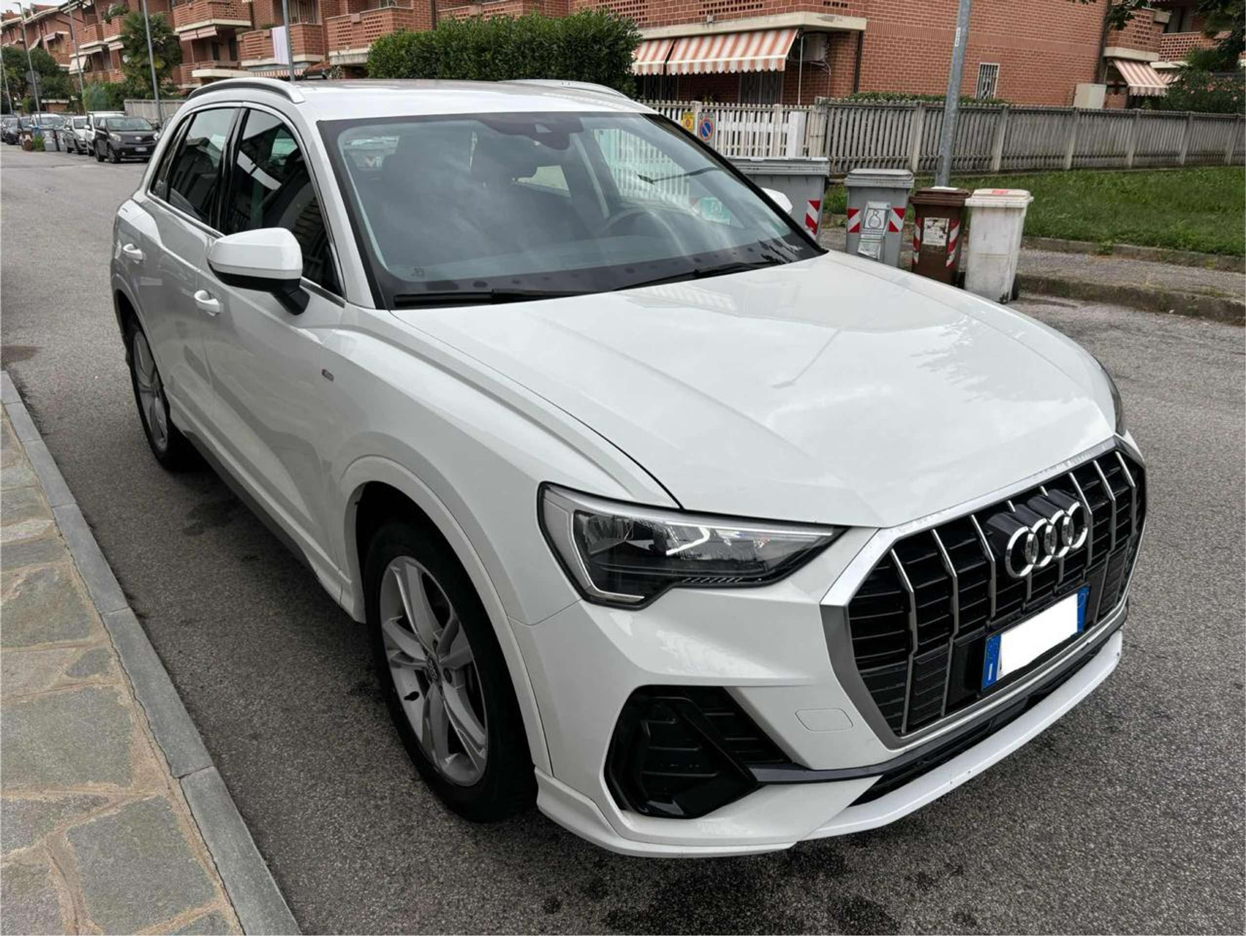 Audi - Q3