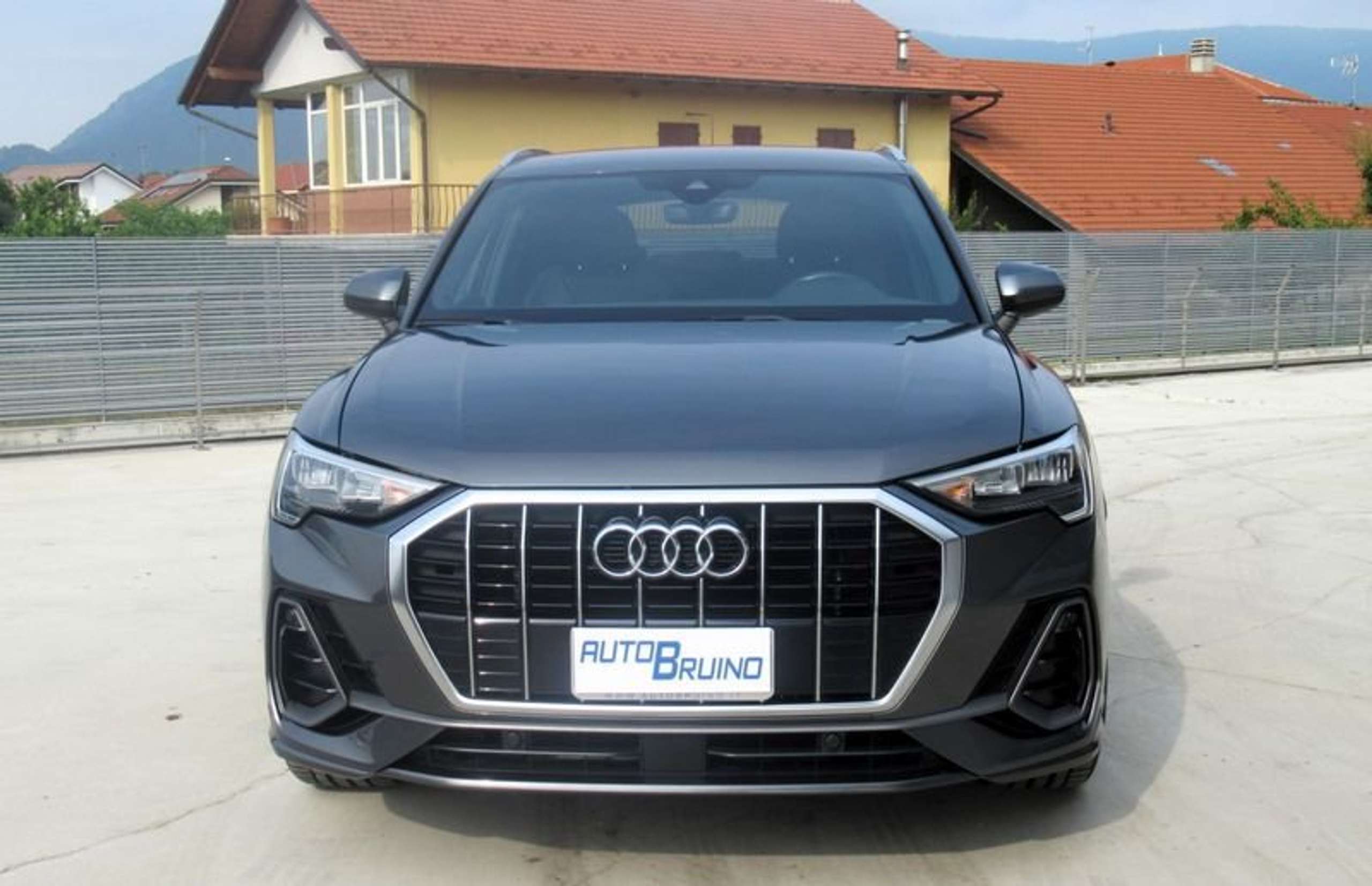 Audi - Q3