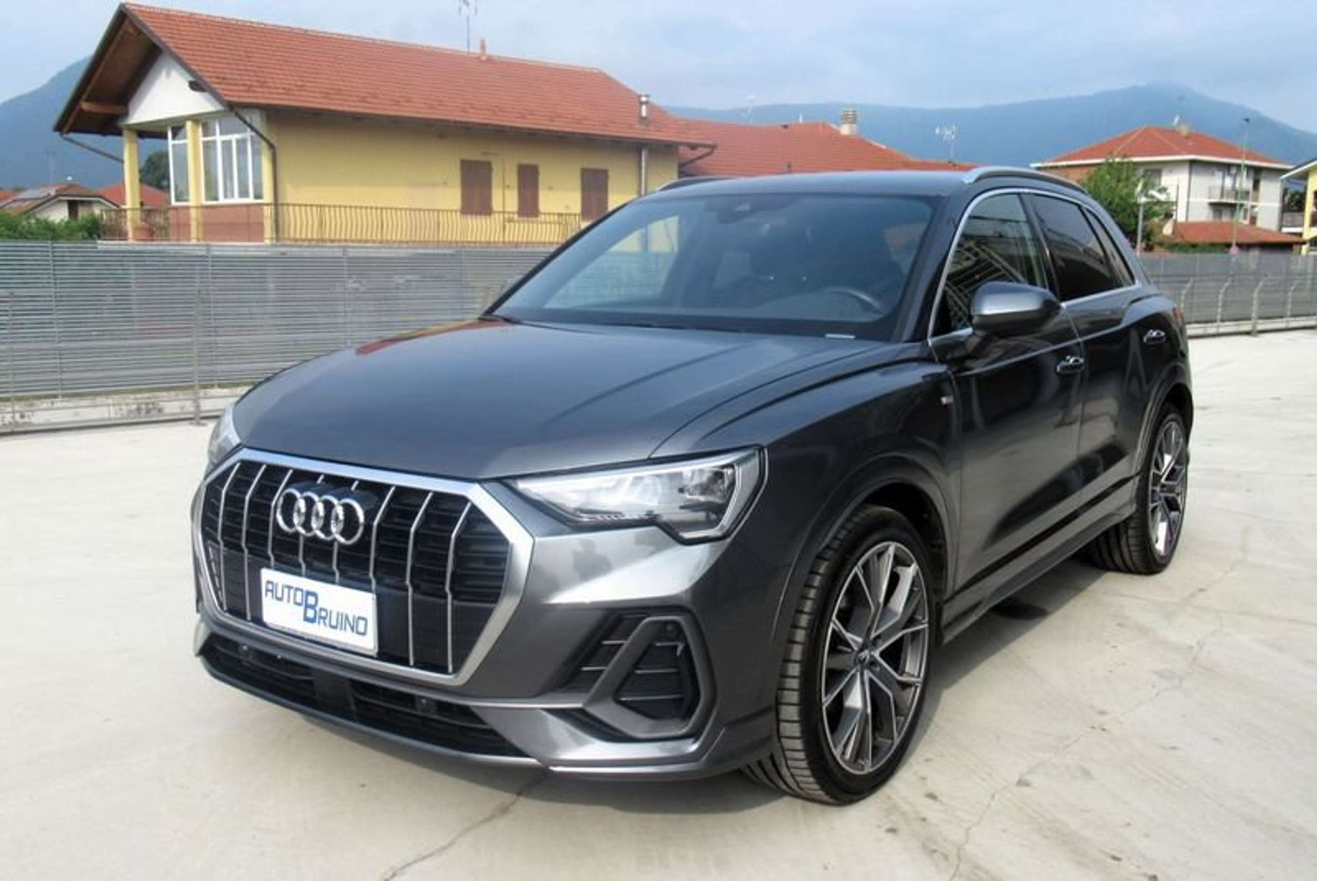 Audi - Q3