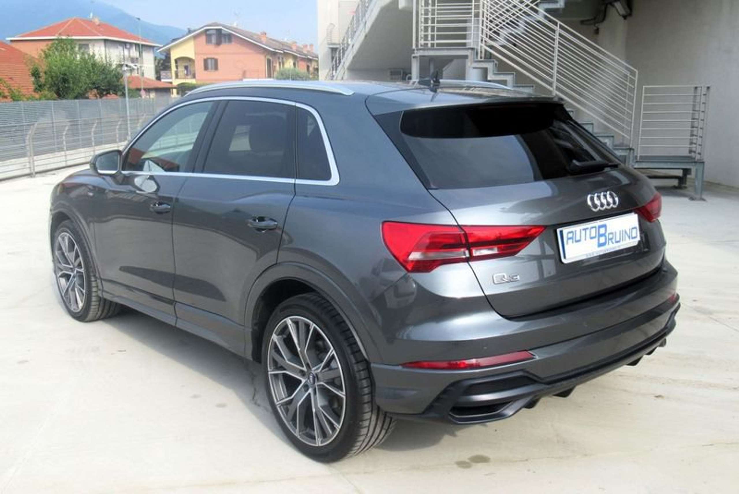 Audi - Q3