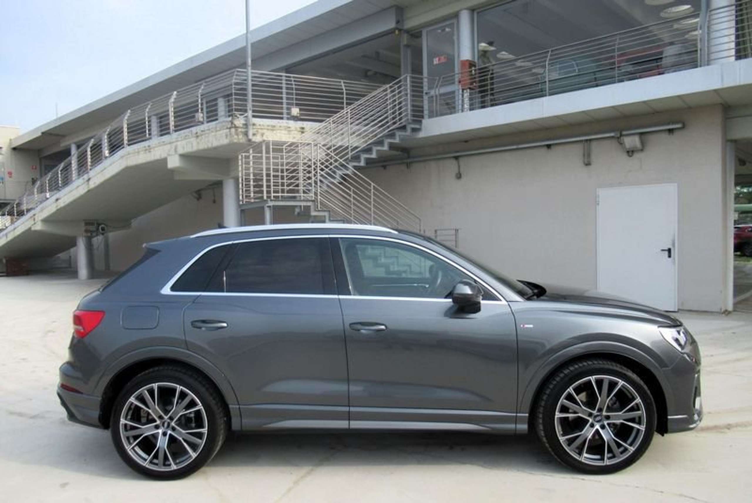 Audi - Q3