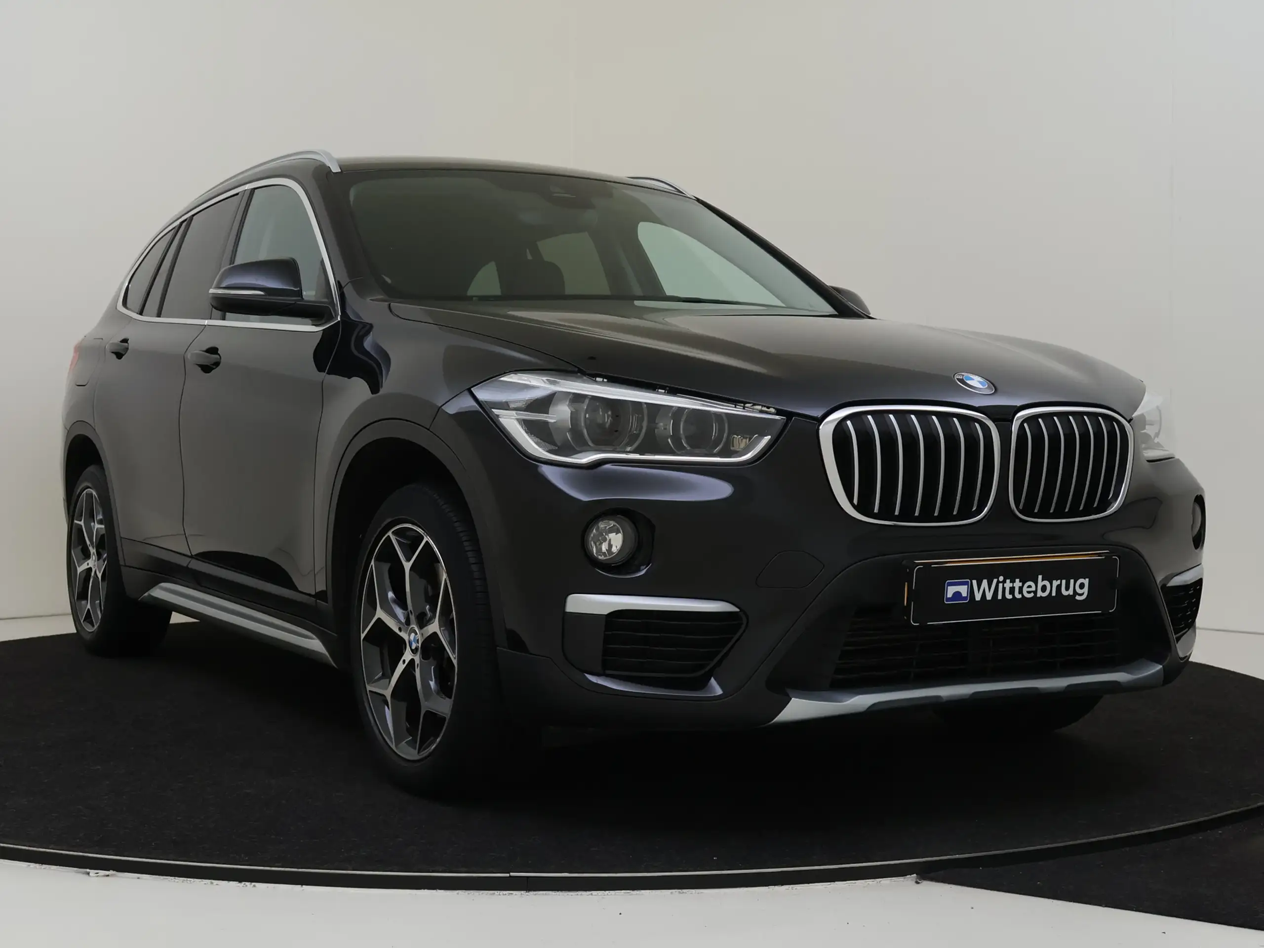 BMW - X1