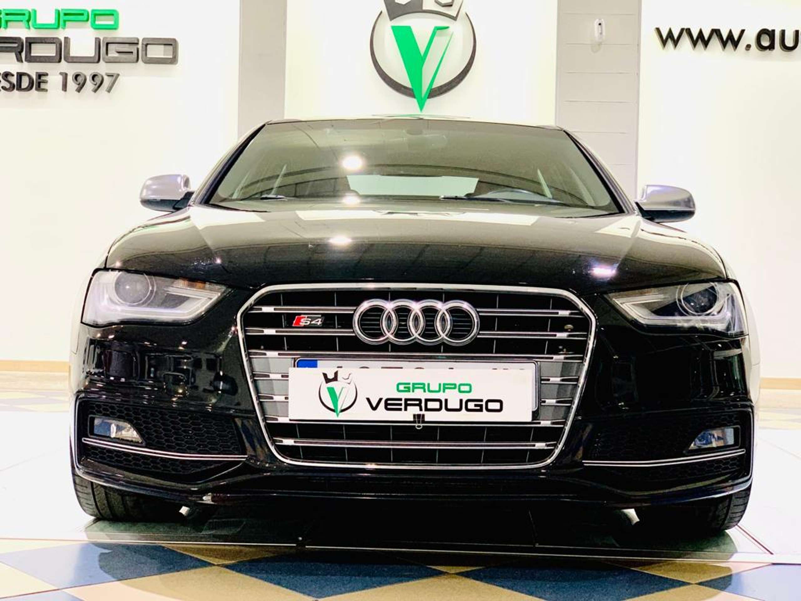 Audi - S4