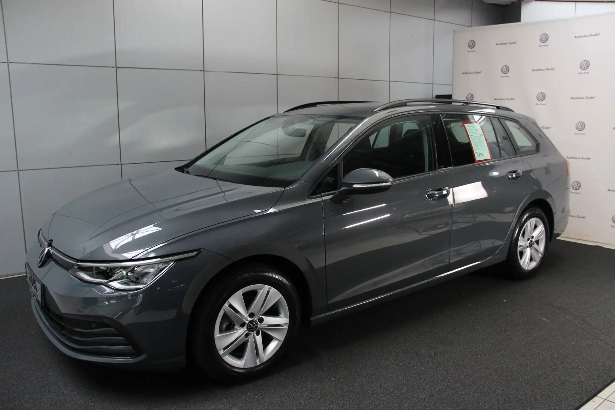 Volkswagen - Golf