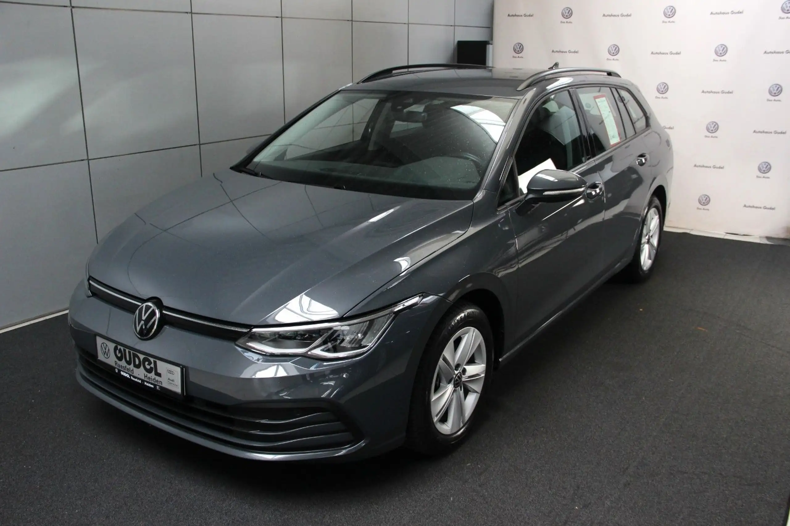 Volkswagen - Golf