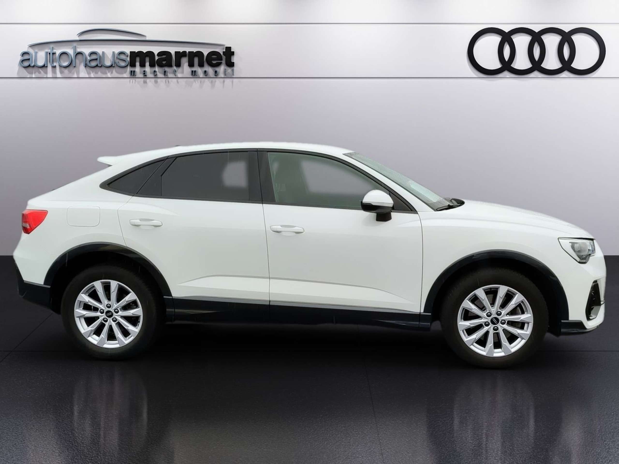 Audi - Q3