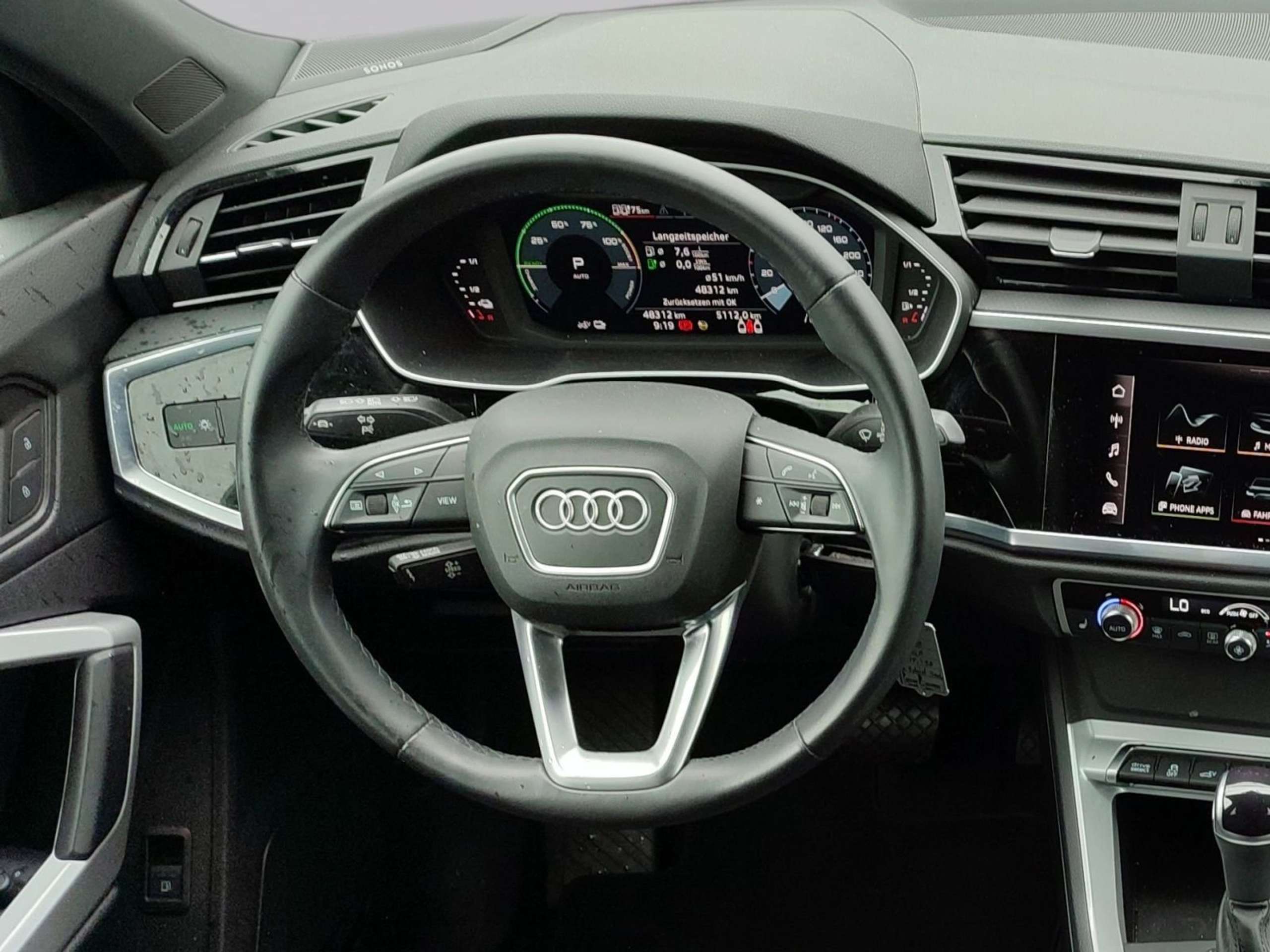 Audi - Q3