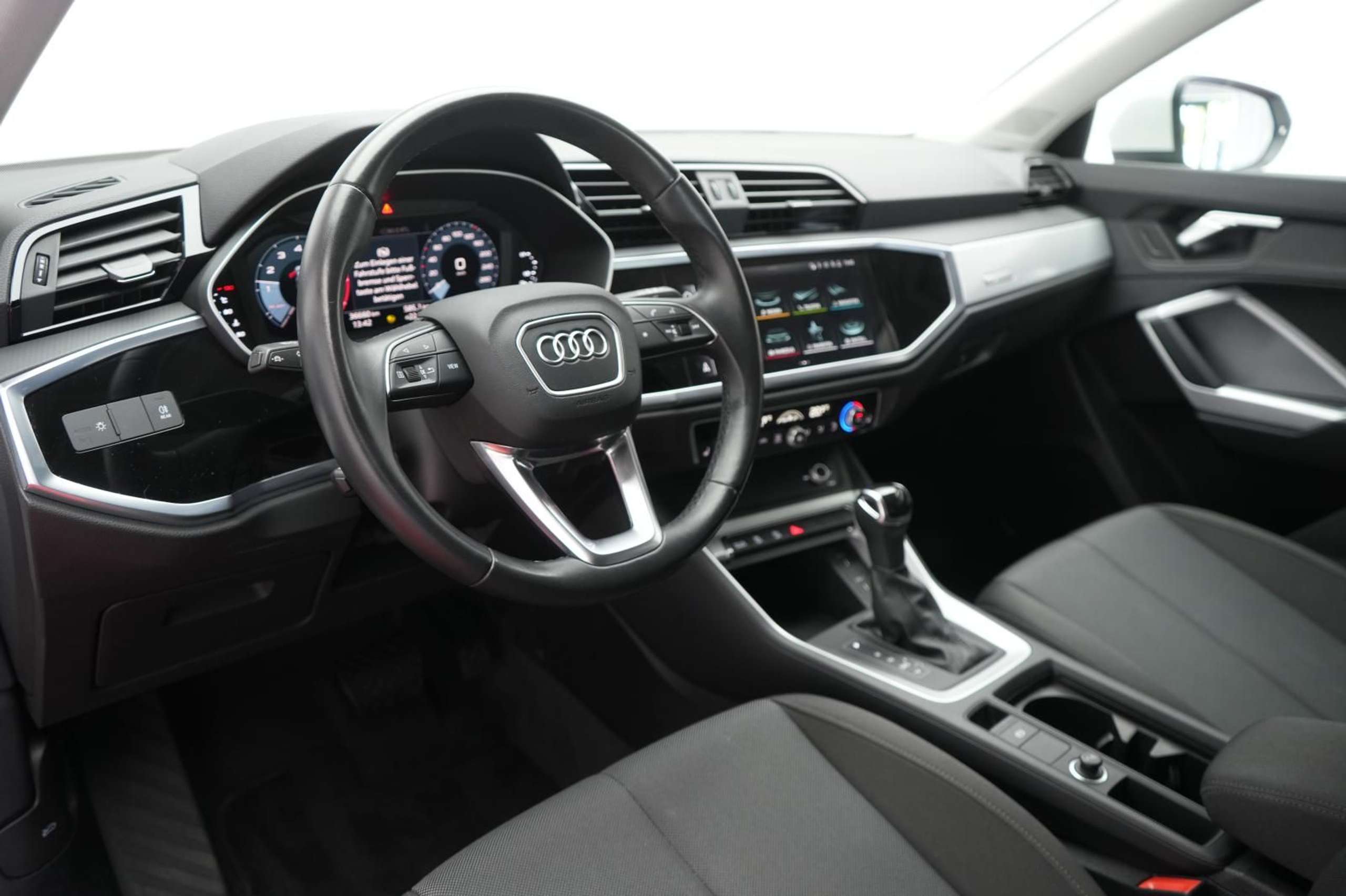 Audi - Q3