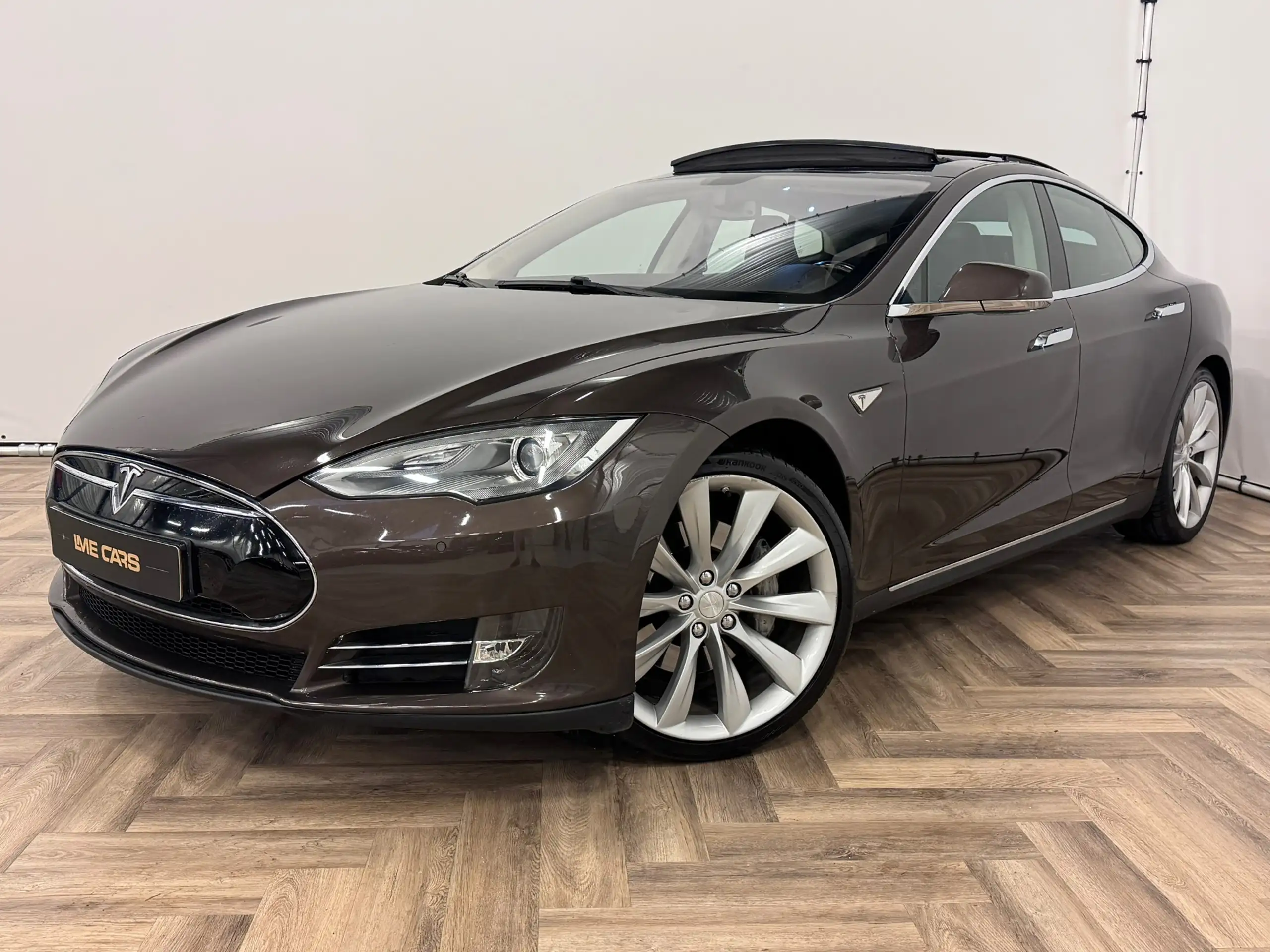 Tesla Model S 2013