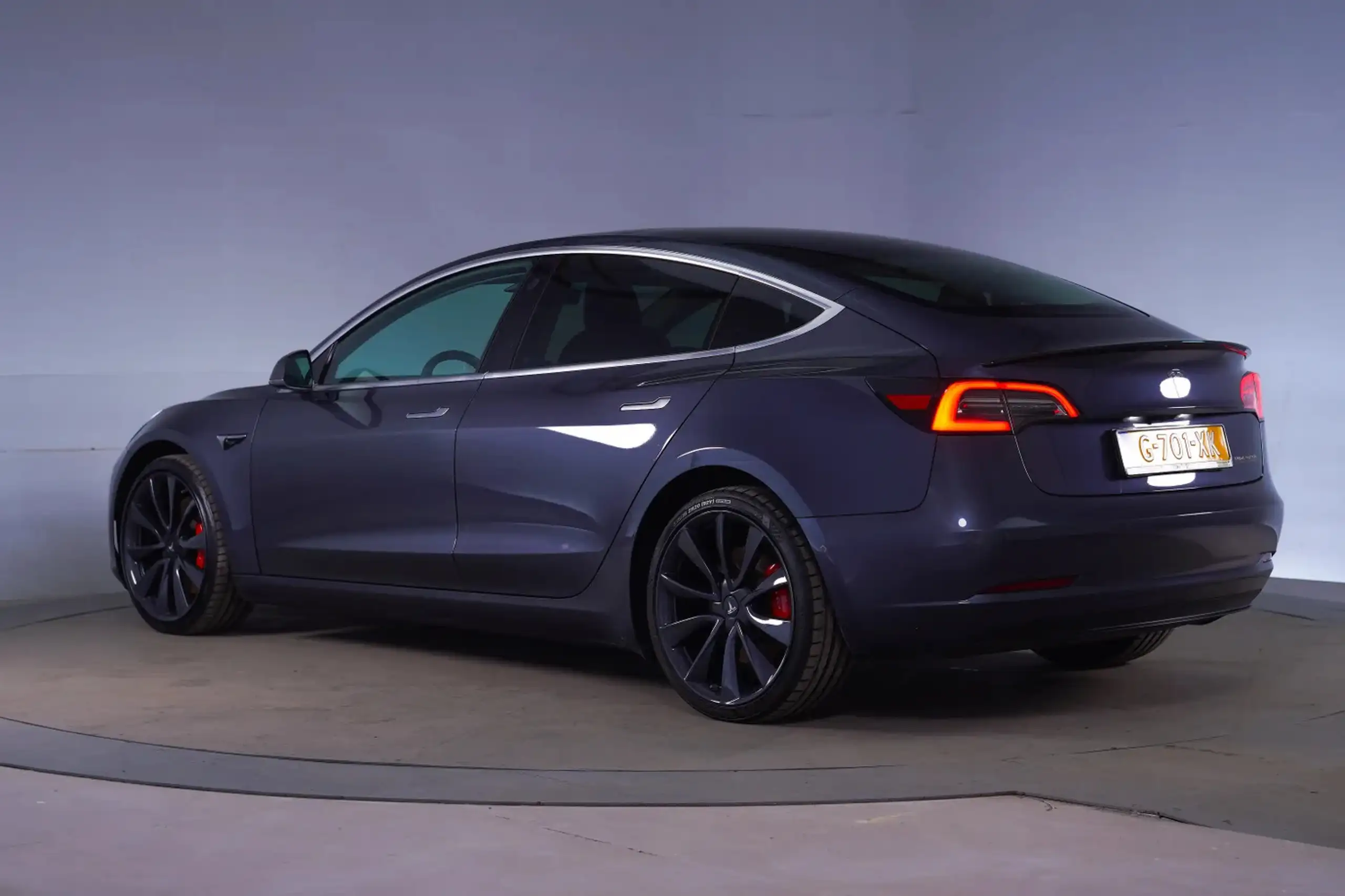 Tesla - Model 3