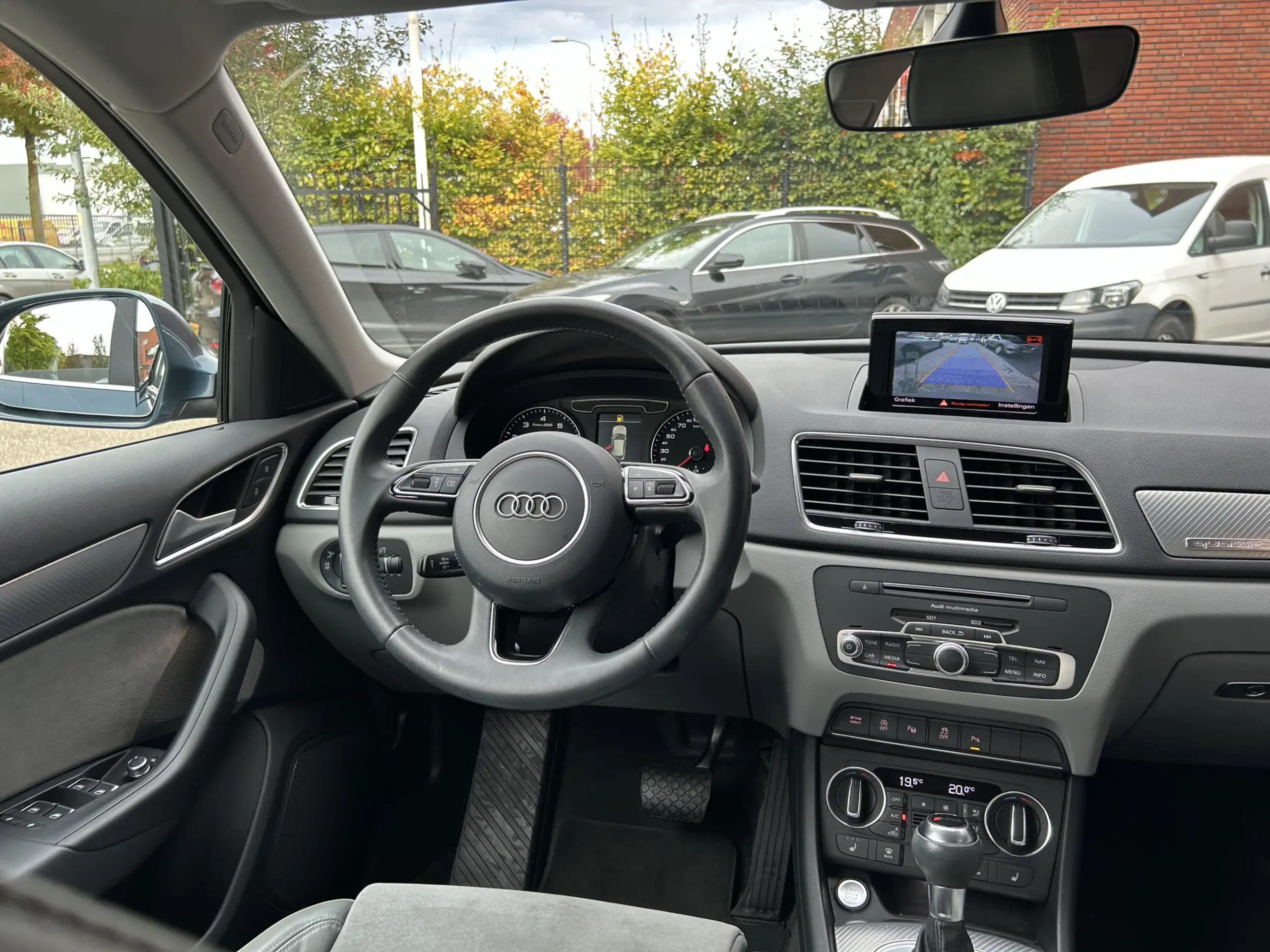 Audi - Q3