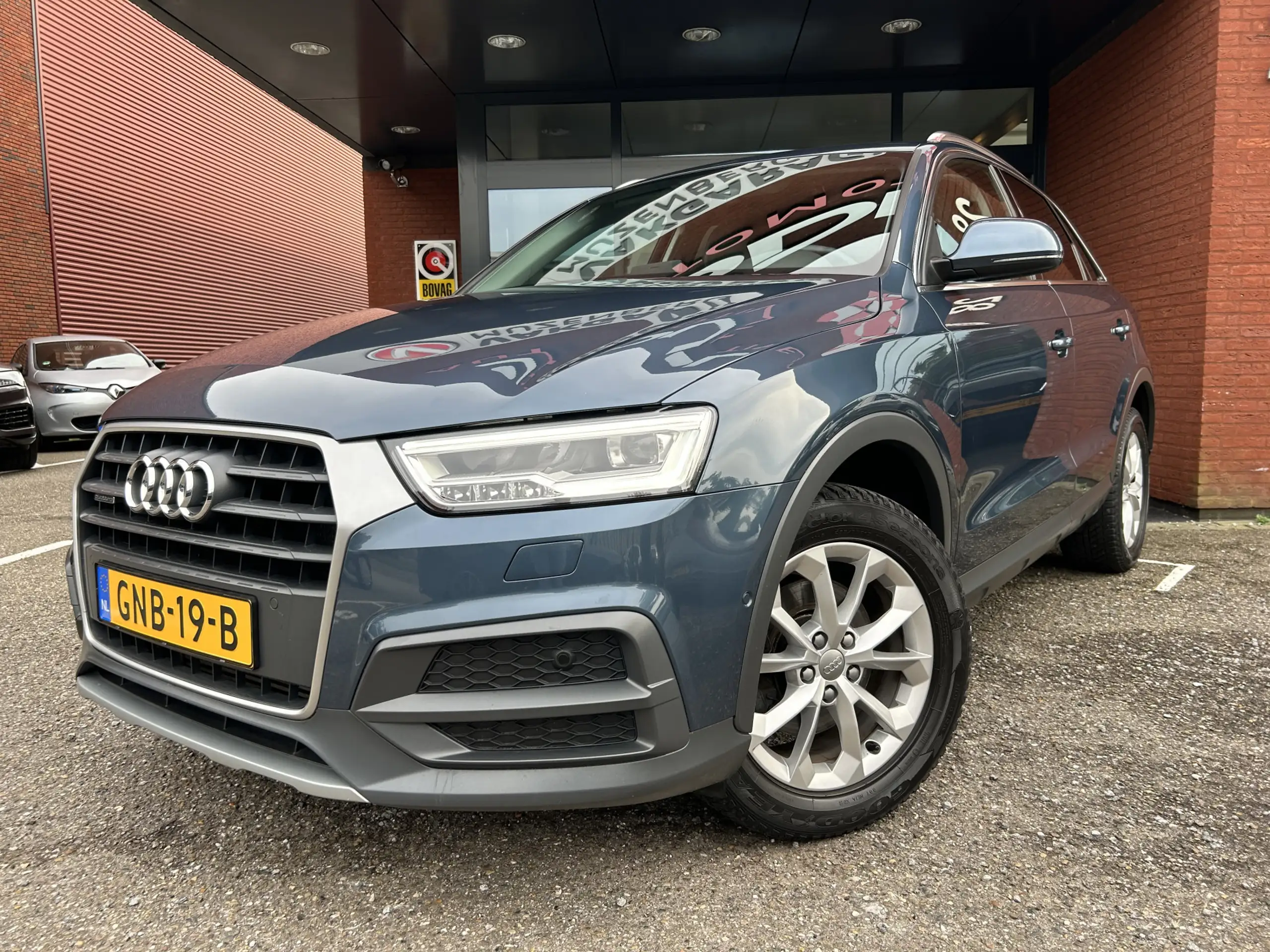 Audi - Q3