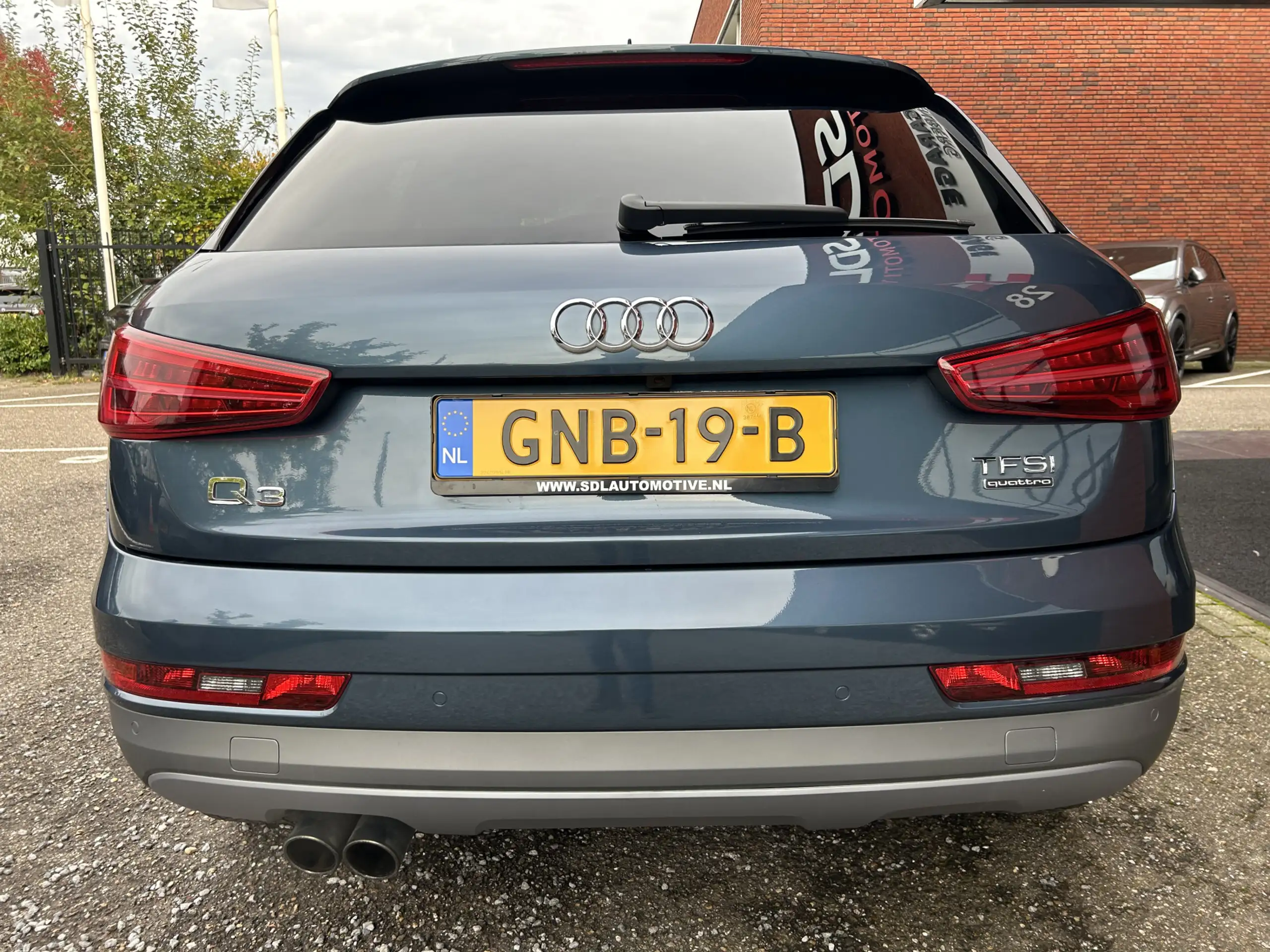 Audi - Q3