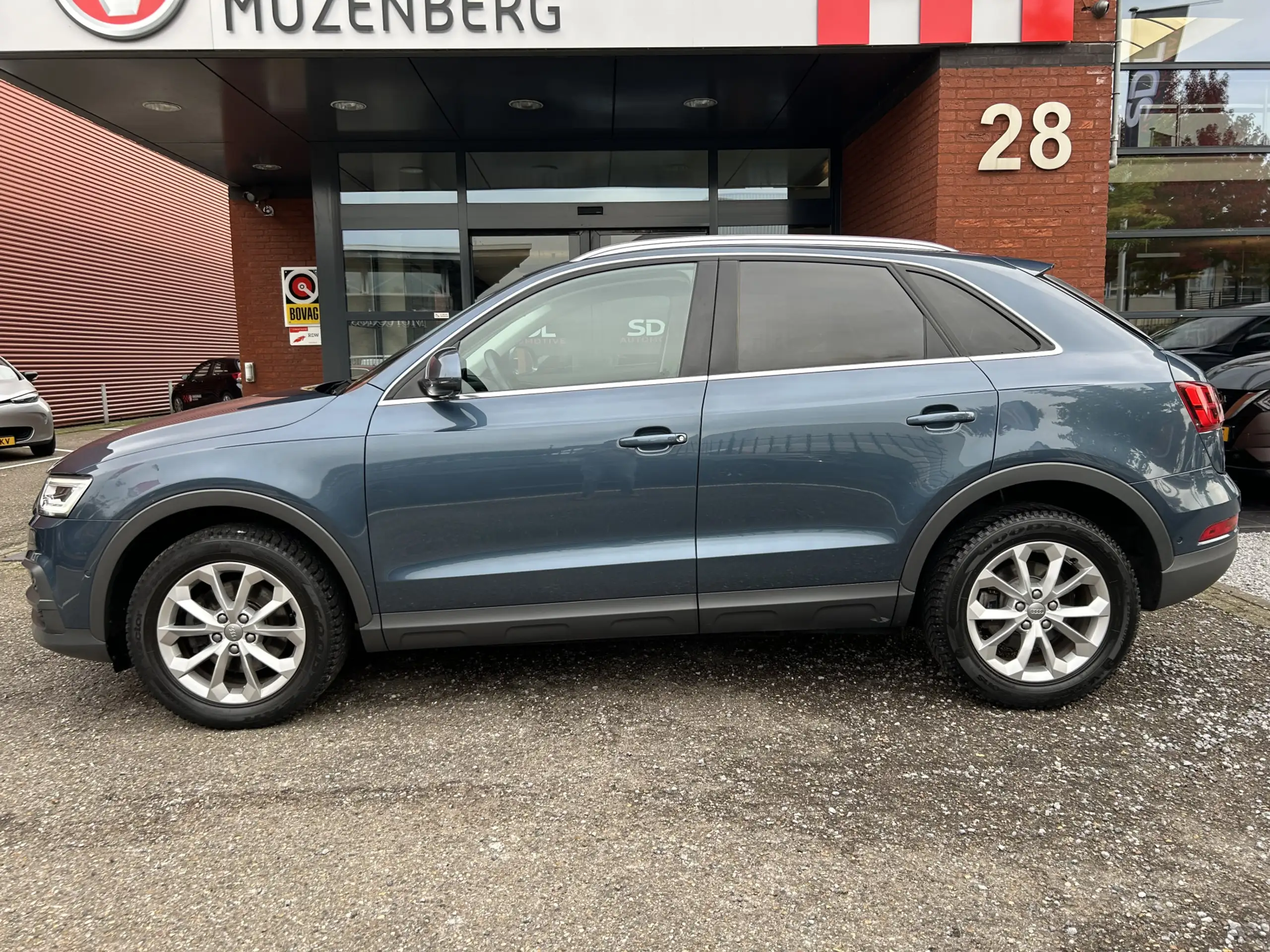 Audi - Q3