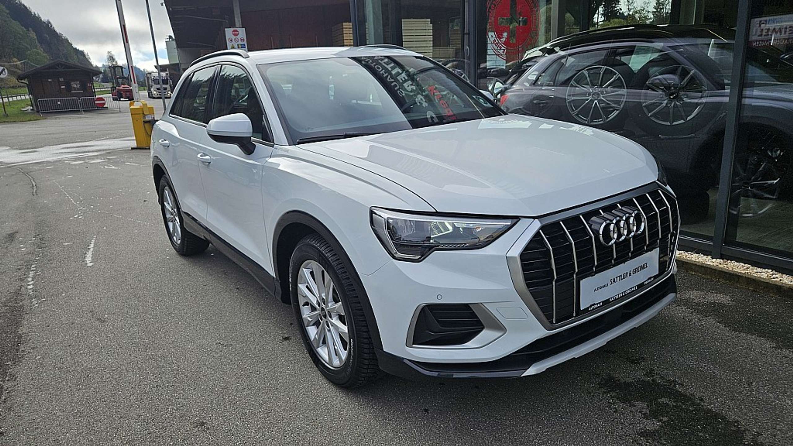 Audi - Q3