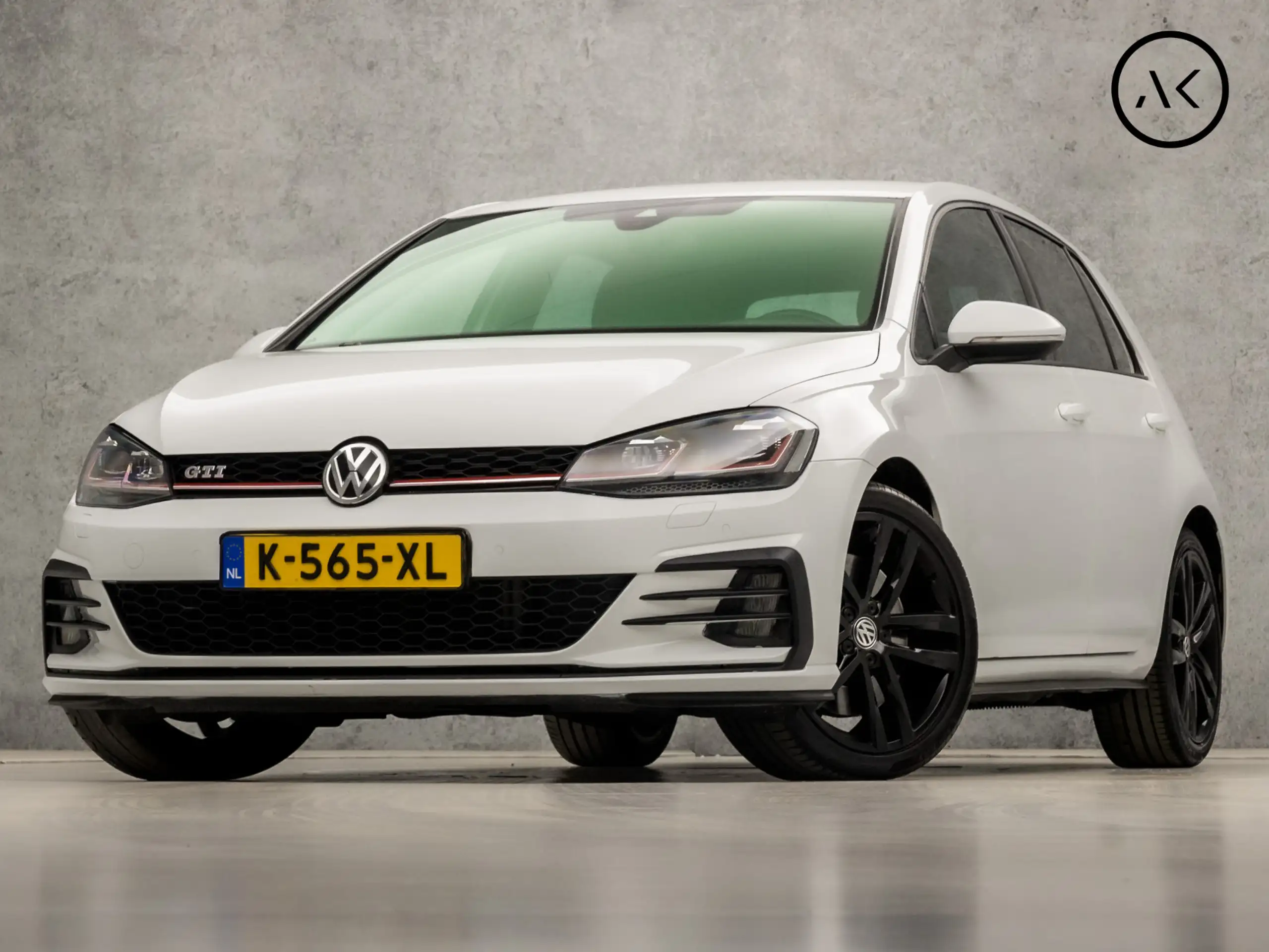 Volkswagen - Golf GTI